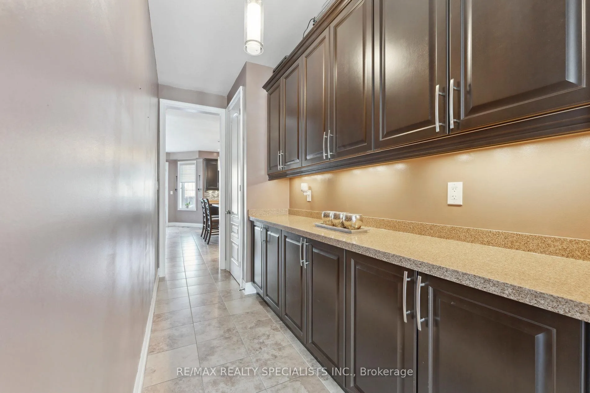 Photo 10 of 9 Flanders Road, Brampton, Credit Valley — HOMEH