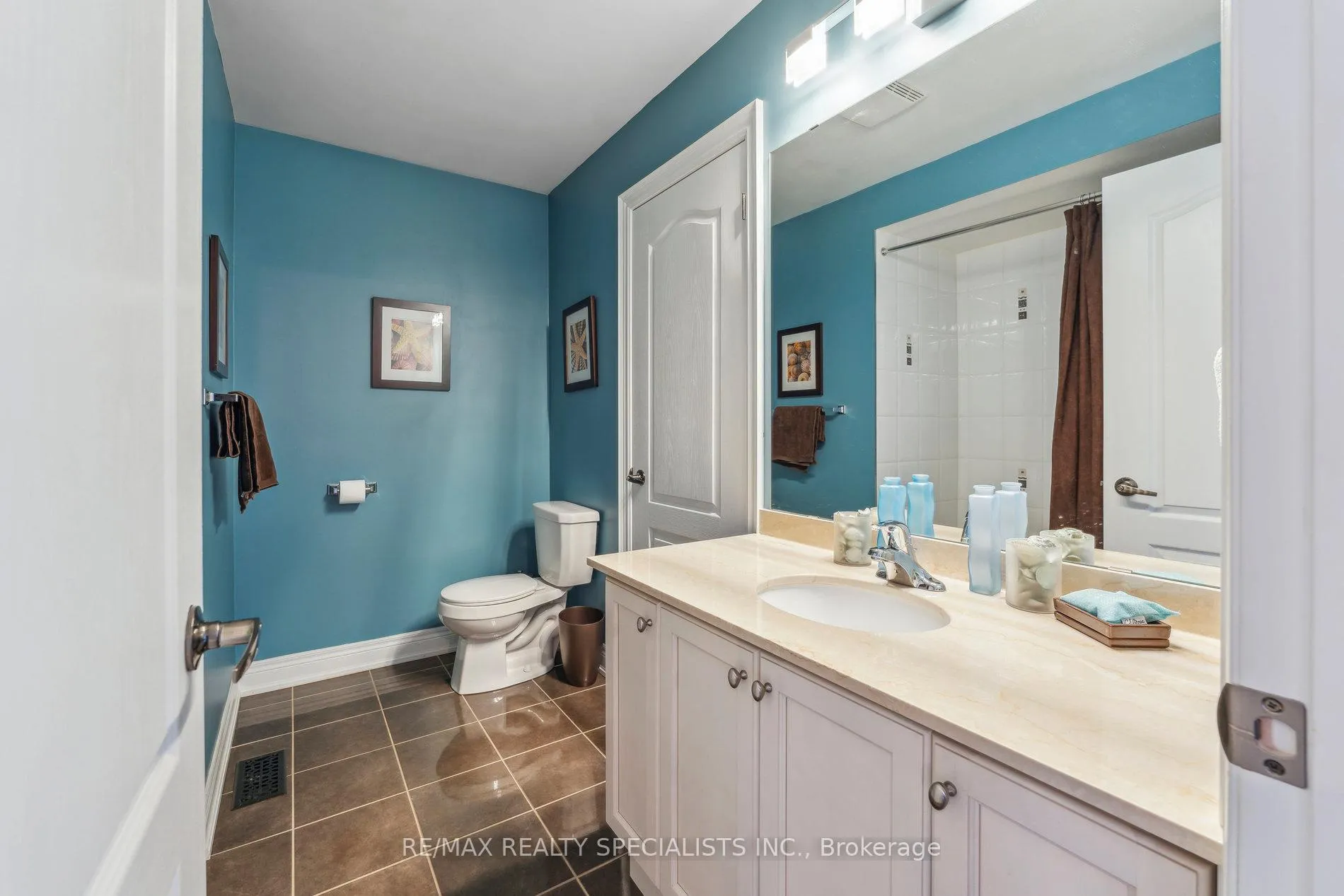 Photo 13 of 9 Flanders Road, Brampton, Credit Valley — HOMEH