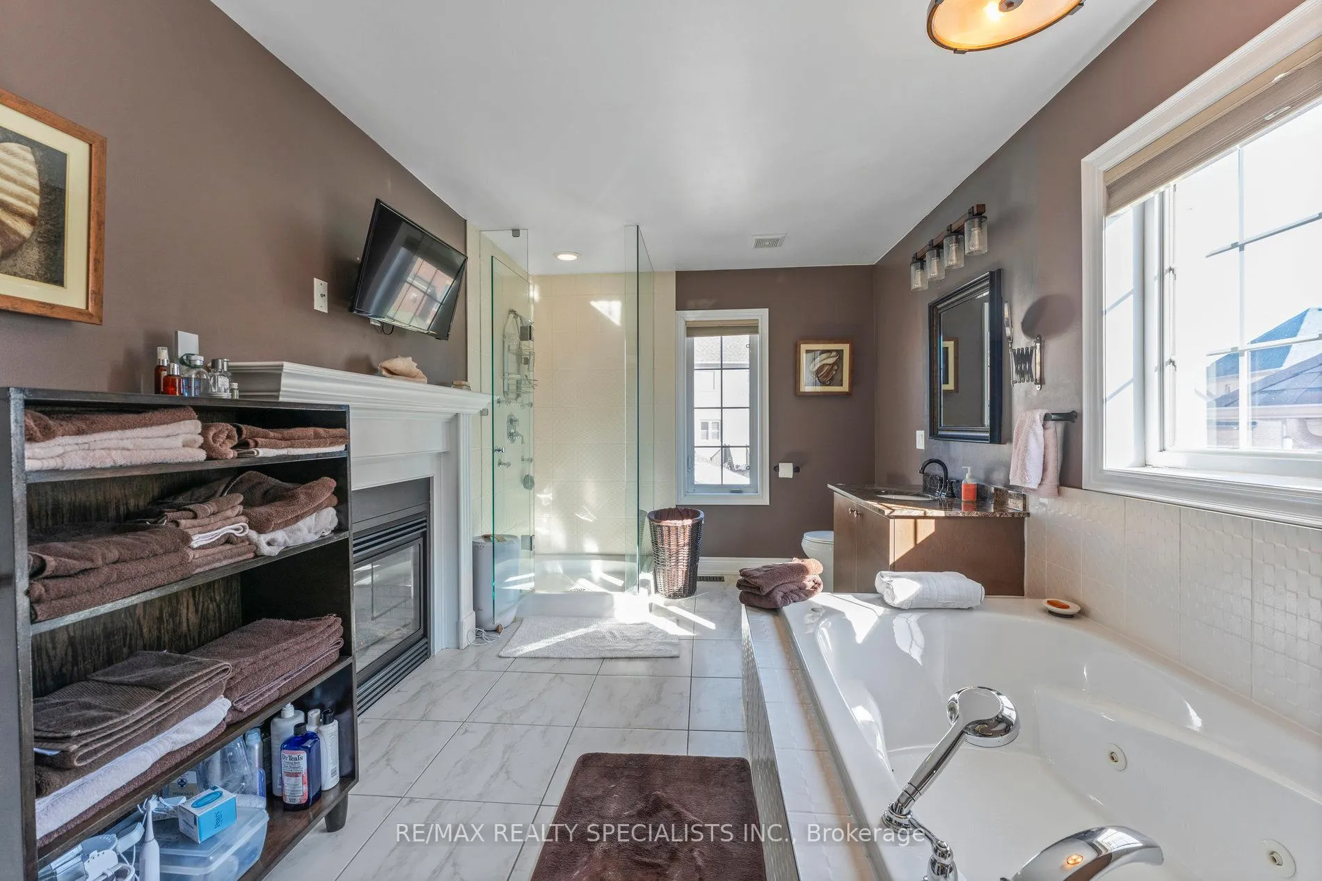 Photo 16 of 9 Flanders Road, Brampton, Credit Valley — HOMEH