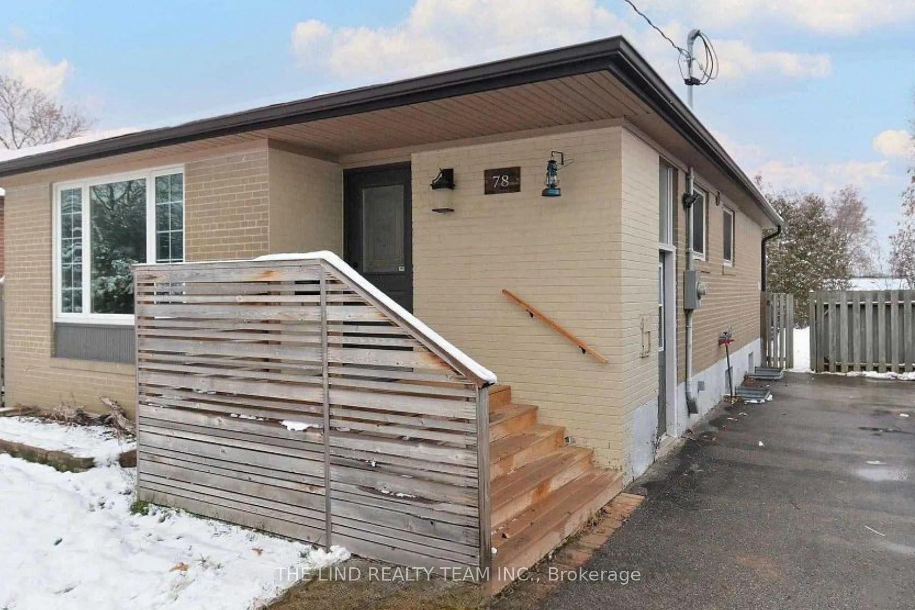Photo 2 of 78 Richardson Drive, Aurora, Aurora Highlands — HOMEH