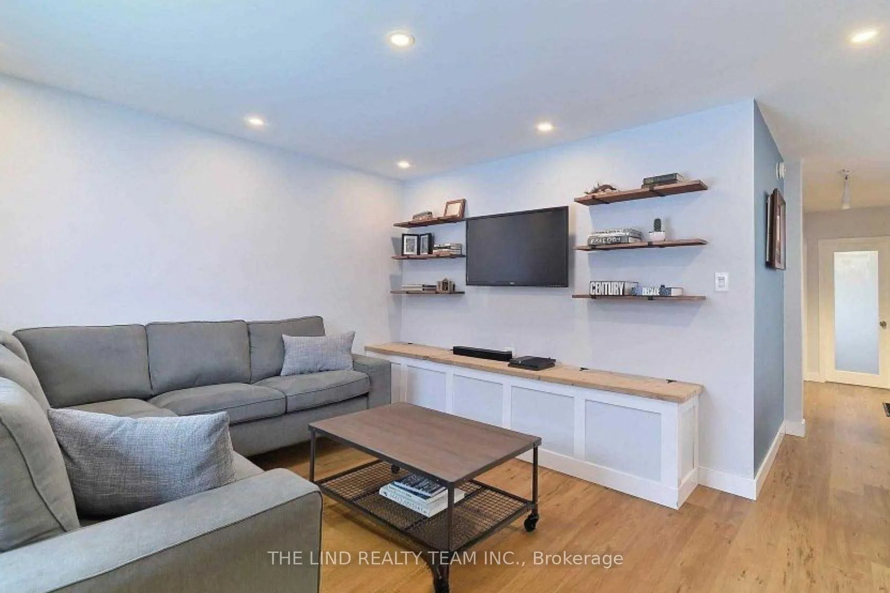 Photo 5 of 78 Richardson Drive, Aurora, Aurora Highlands — HOMEH