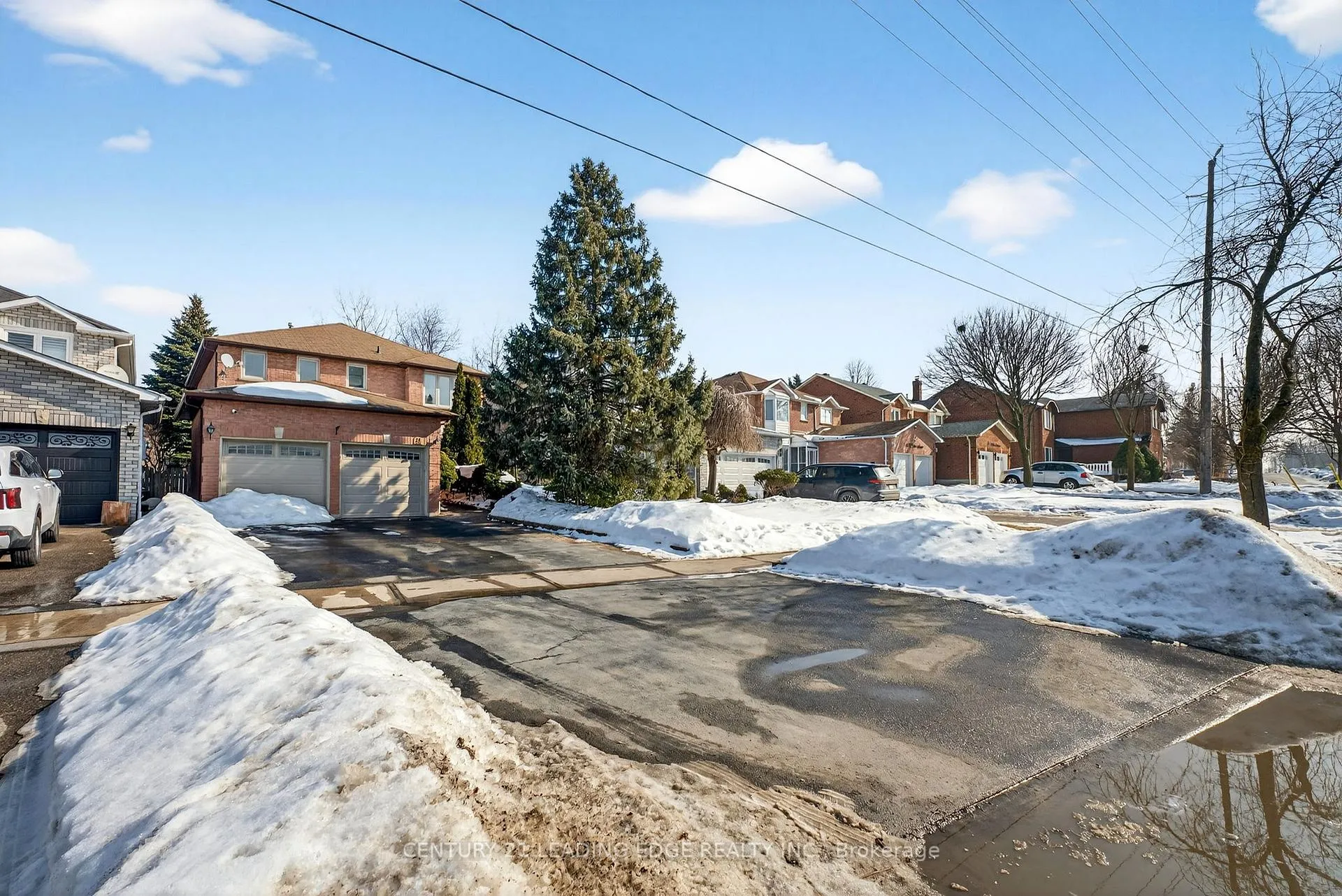 Photo 2 of 41 Ritchie Avenue, Ajax, Central — HOMEH