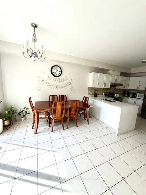 Photo 6 of 11 Kettlewell Crescent, Brampton, Sandringham-Wellington — HOMEH