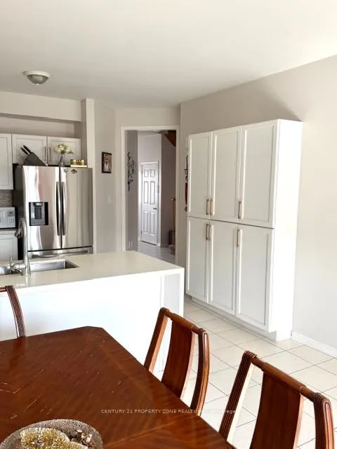 Photo 7 of 11 Kettlewell Crescent, Brampton, Sandringham-Wellington — HOMEH