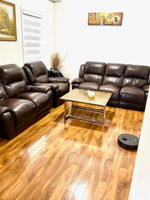 Photo 9 of 11 Kettlewell Crescent, Brampton, Sandringham-Wellington — HOMEH