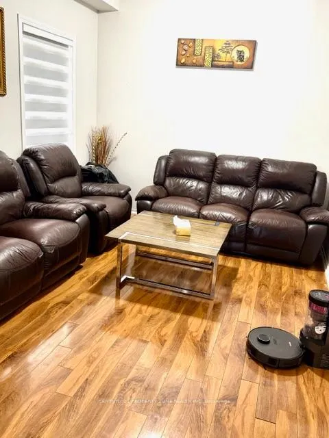 Photo 10 of 11 Kettlewell Crescent, Brampton, Sandringham-Wellington — HOMEH