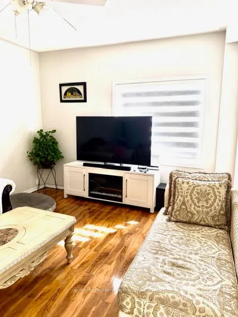 Photo 12 of 11 Kettlewell Crescent, Brampton, Sandringham-Wellington — HOMEH