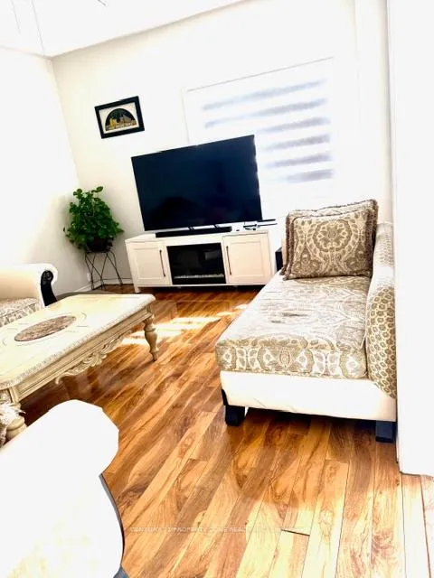Photo 13 of 11 Kettlewell Crescent, Brampton, Sandringham-Wellington — HOMEH