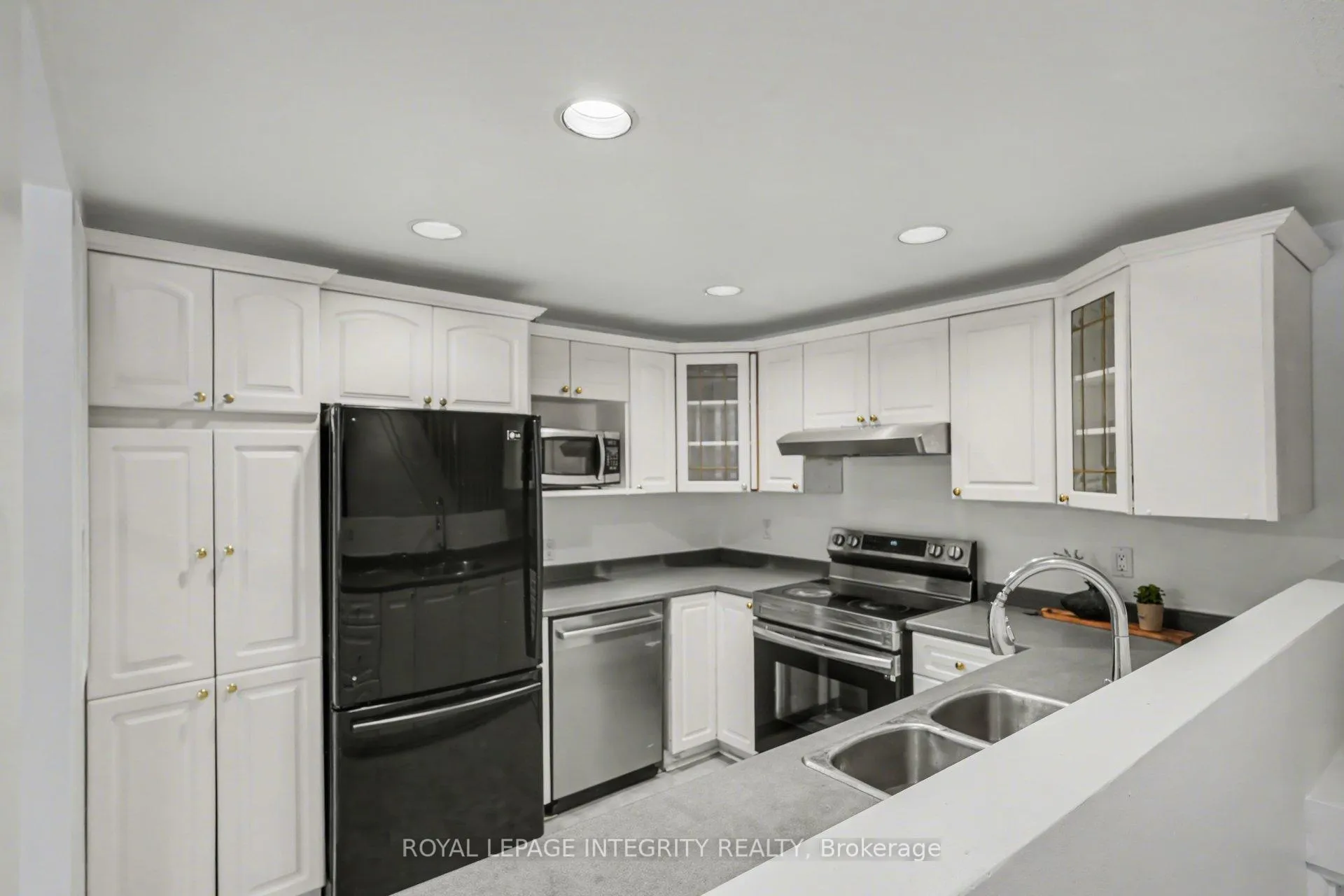 Photo 7 of 90 Constance Lake Road, Ottawa, Kanata - Kanata (North East) — HOMEH