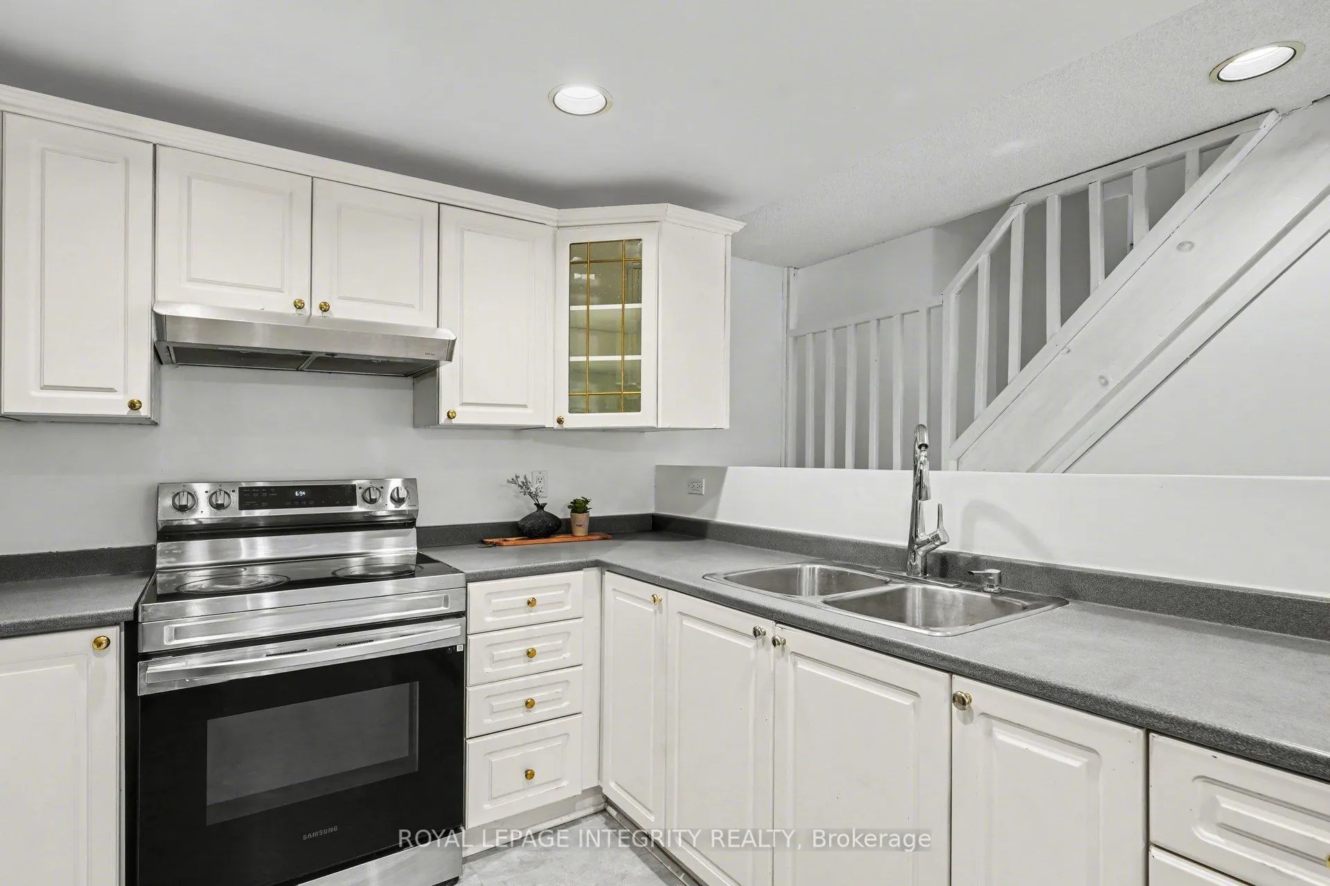 Photo 9 of 90 Constance Lake Road, Ottawa, Kanata - Kanata (North East) — HOMEH