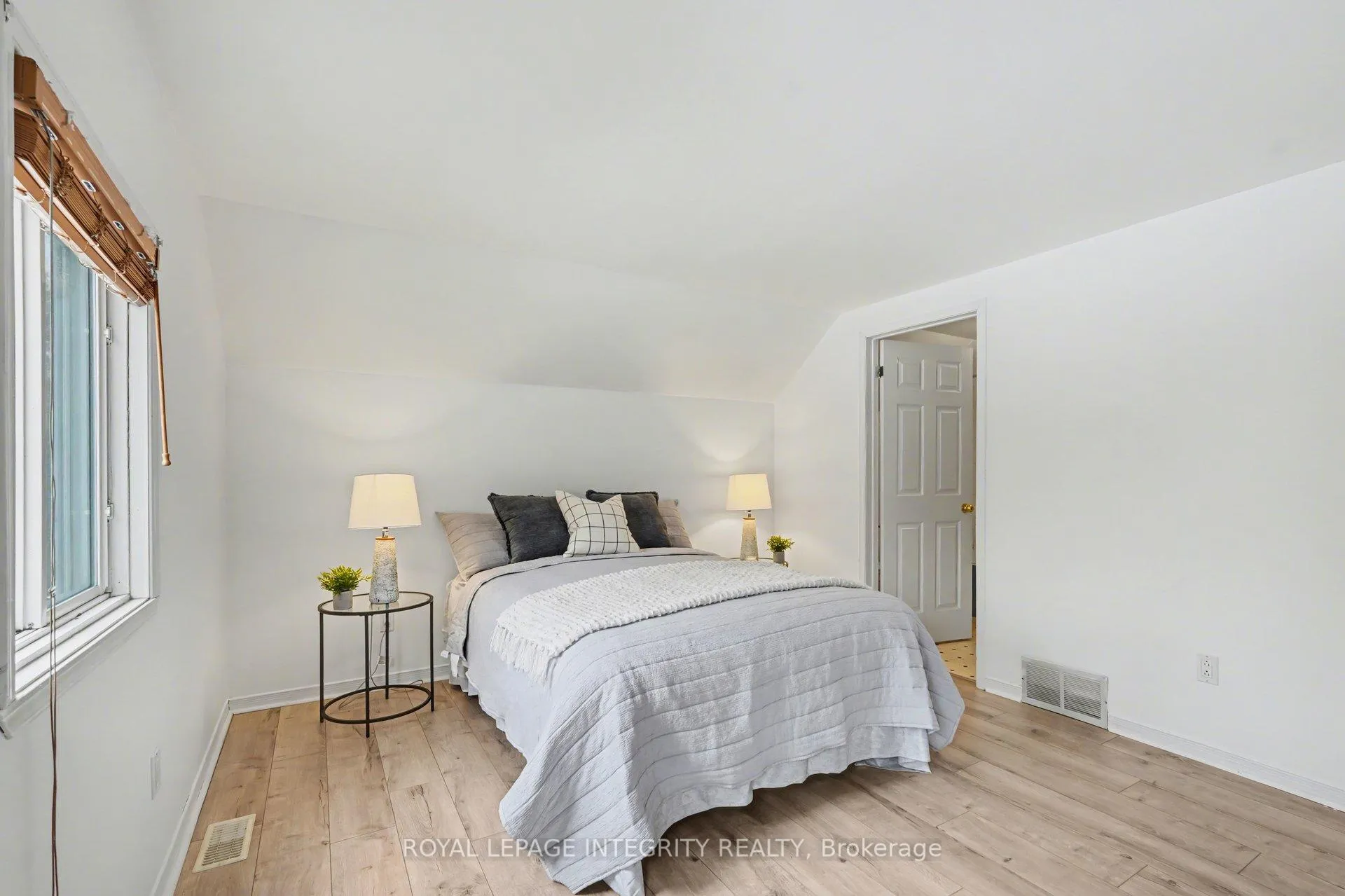 Photo 11 of 90 Constance Lake Road, Ottawa, Kanata - Kanata (North East) — HOMEH