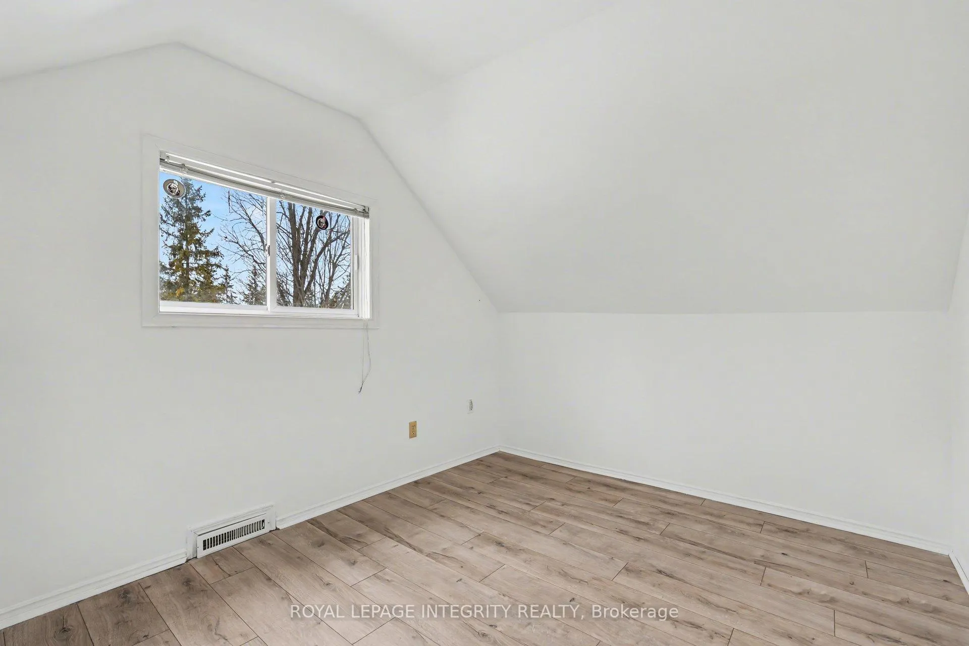 Photo 15 of 90 Constance Lake Road, Ottawa, Kanata - Kanata (North East) — HOMEH