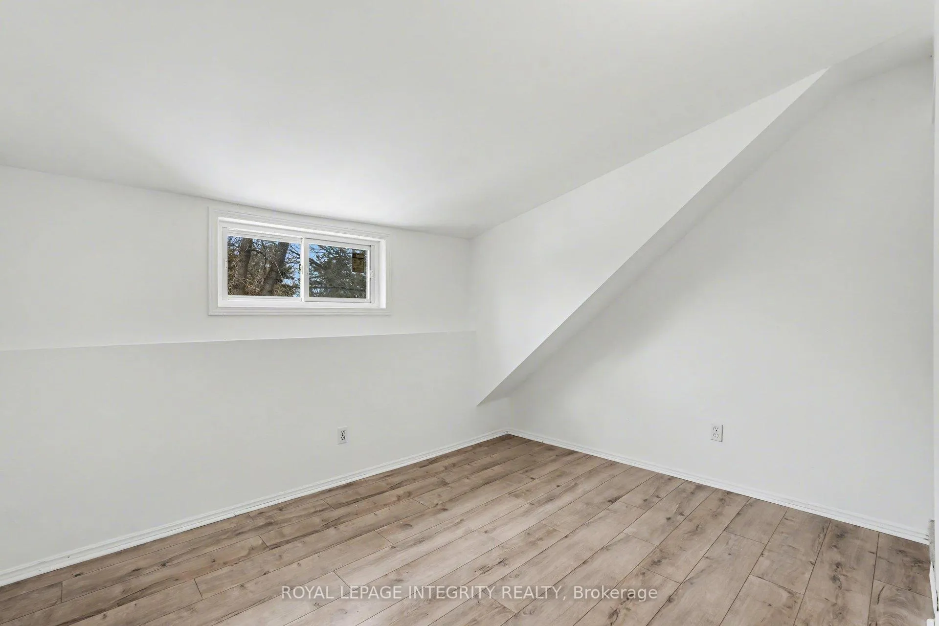 Photo 18 of 90 Constance Lake Road, Ottawa, Kanata - Kanata (North East) — HOMEH
