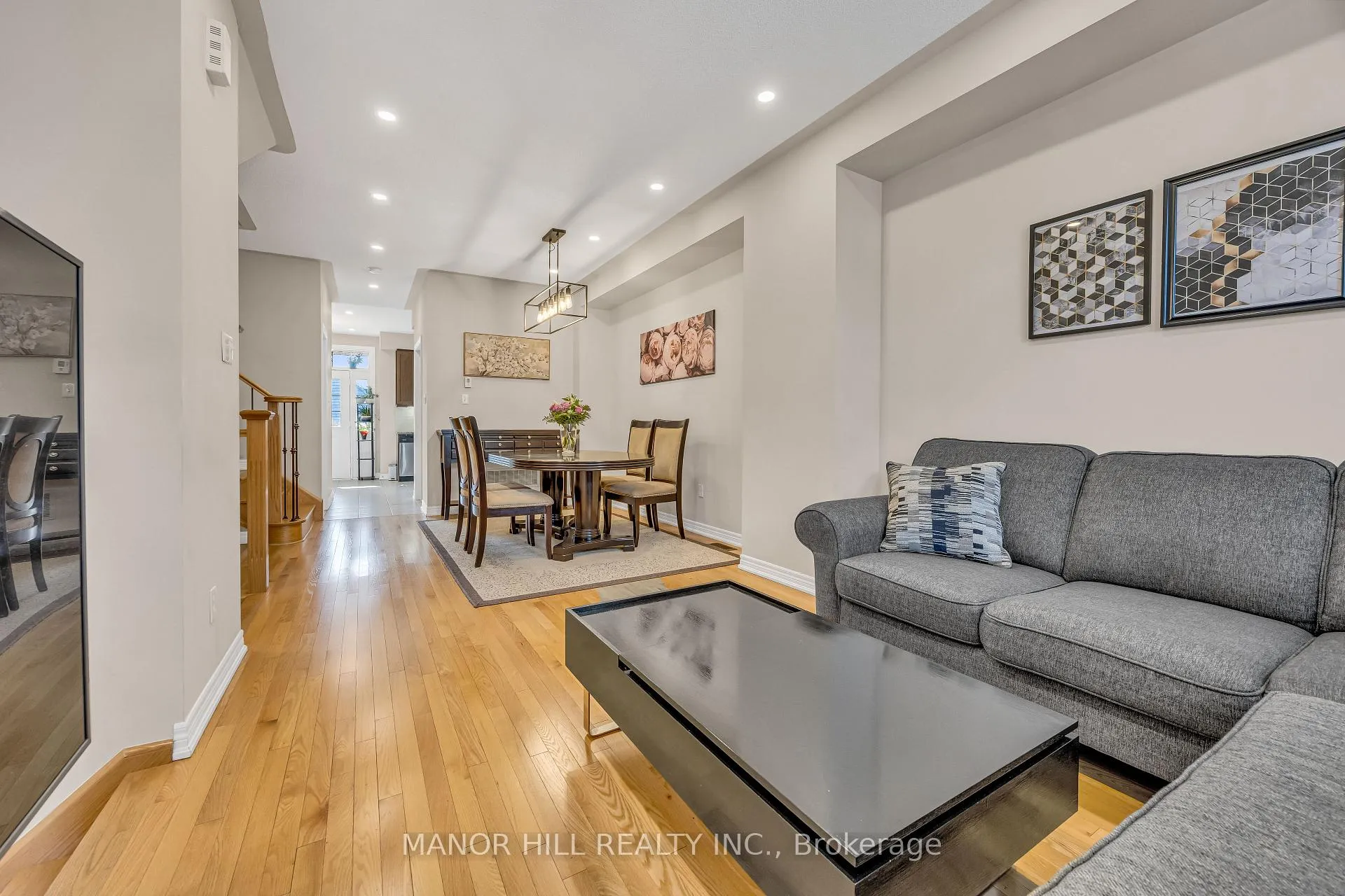 Photo 6 of Unit 12, 10 Porter Avenue W, Vaughan, West Woodbridge — HOMEH