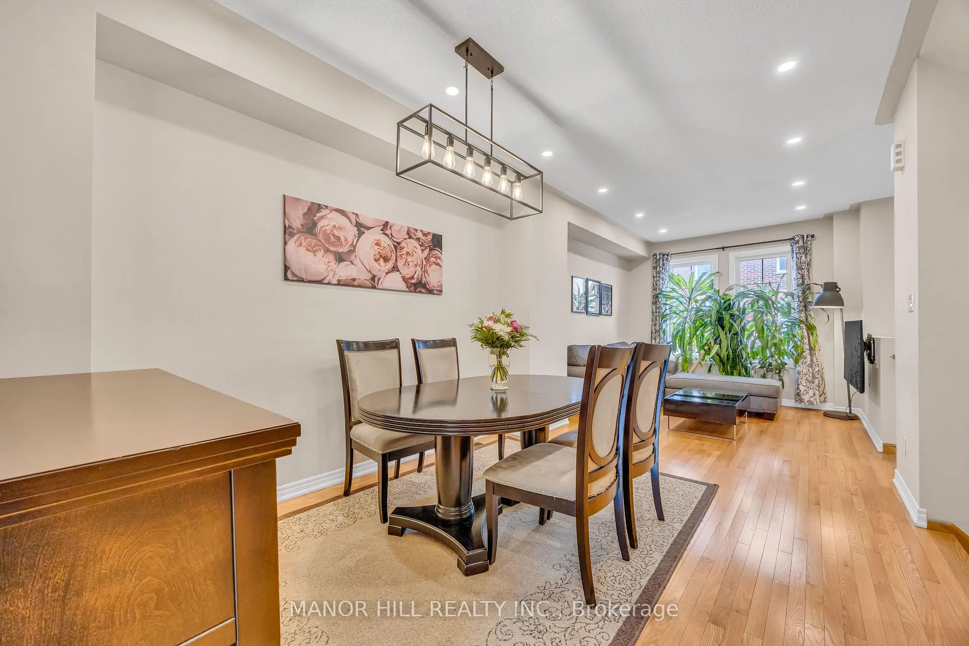 Photo 8 of Unit 12, 10 Porter Avenue W, Vaughan, West Woodbridge — HOMEH