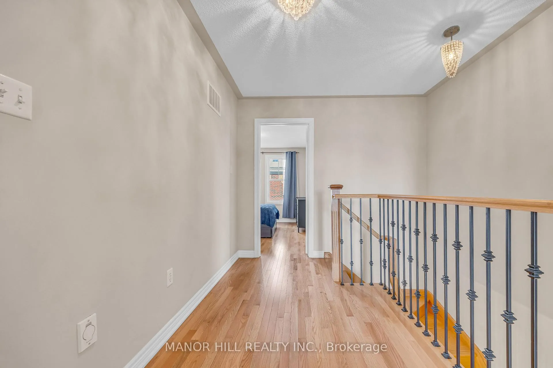 Photo 19 of Unit 12, 10 Porter Avenue W, Vaughan, West Woodbridge — HOMEH