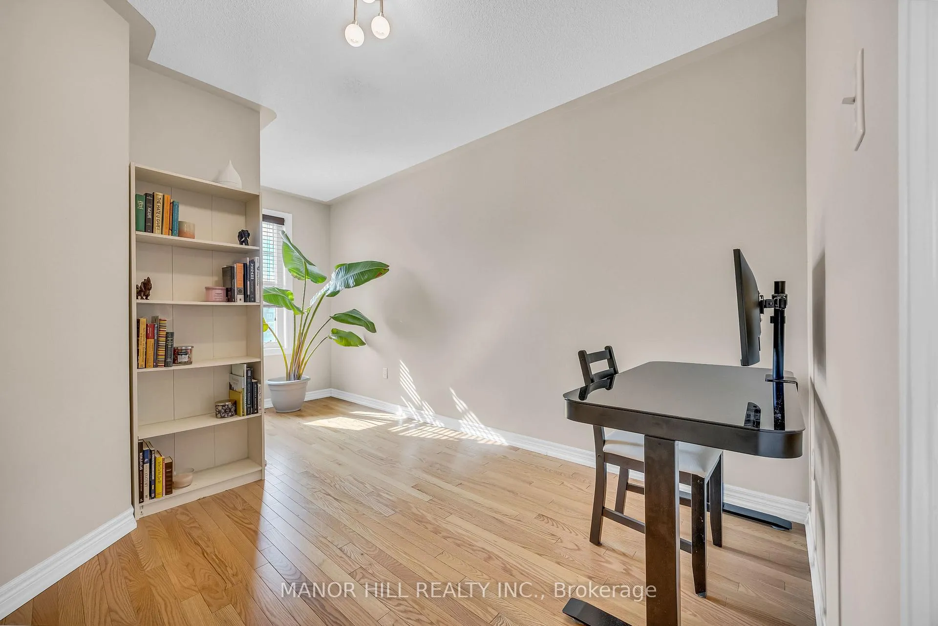 Photo 24 of Unit 12, 10 Porter Avenue W, Vaughan, West Woodbridge — HOMEH