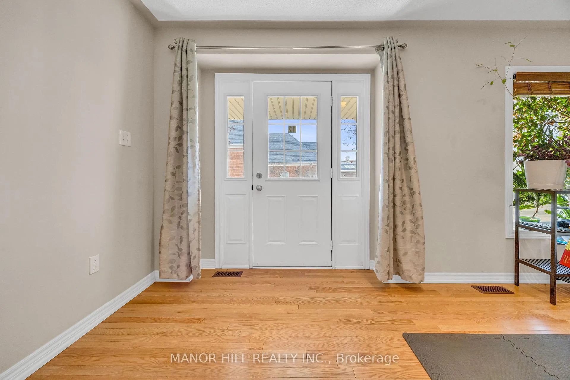 Photo 32 of Unit 12, 10 Porter Avenue W, Vaughan, West Woodbridge — HOMEH