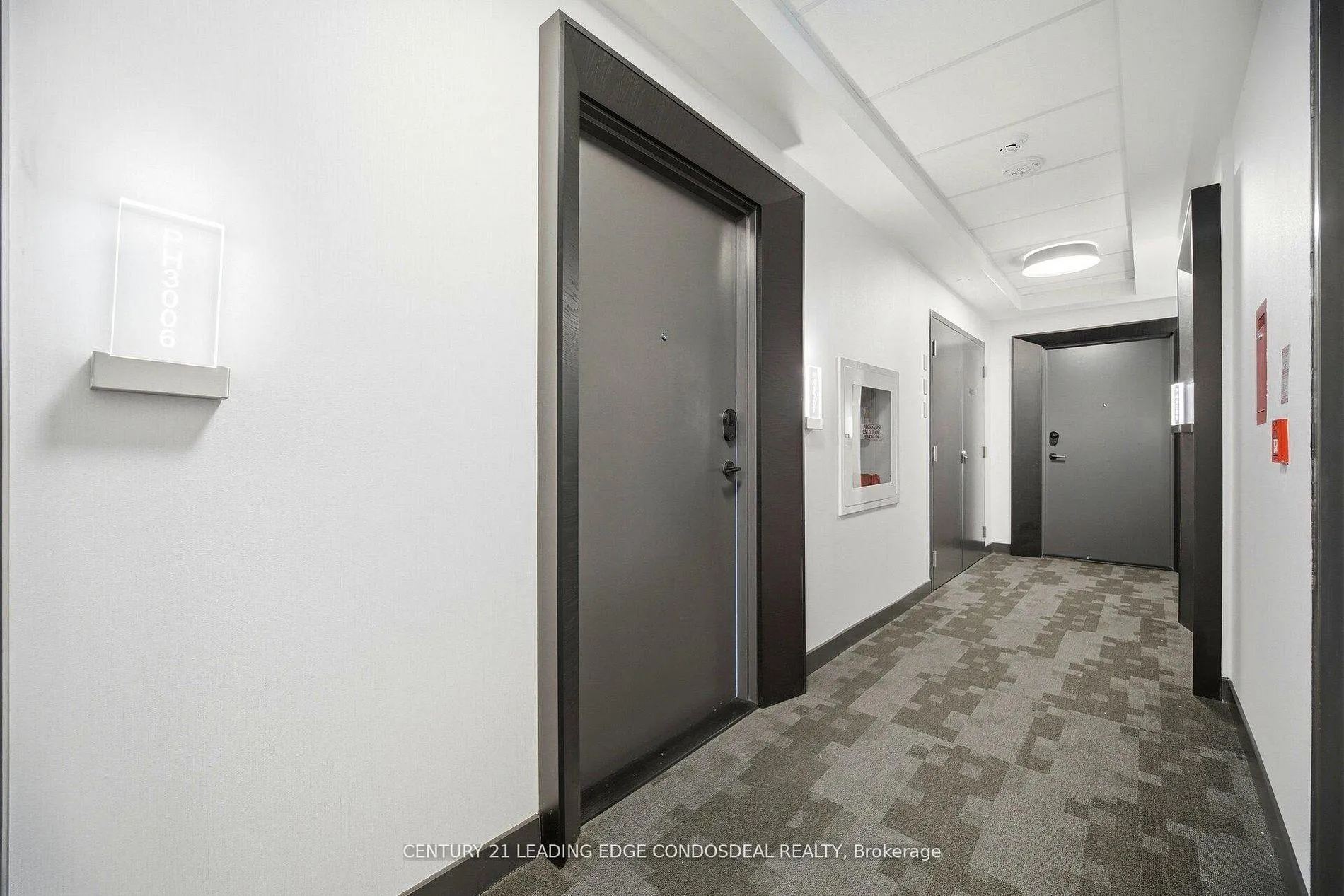 Photo 4 of Unit PH3007, 70 Princess Street, Toronto, Waterfront Communities — HOMEH