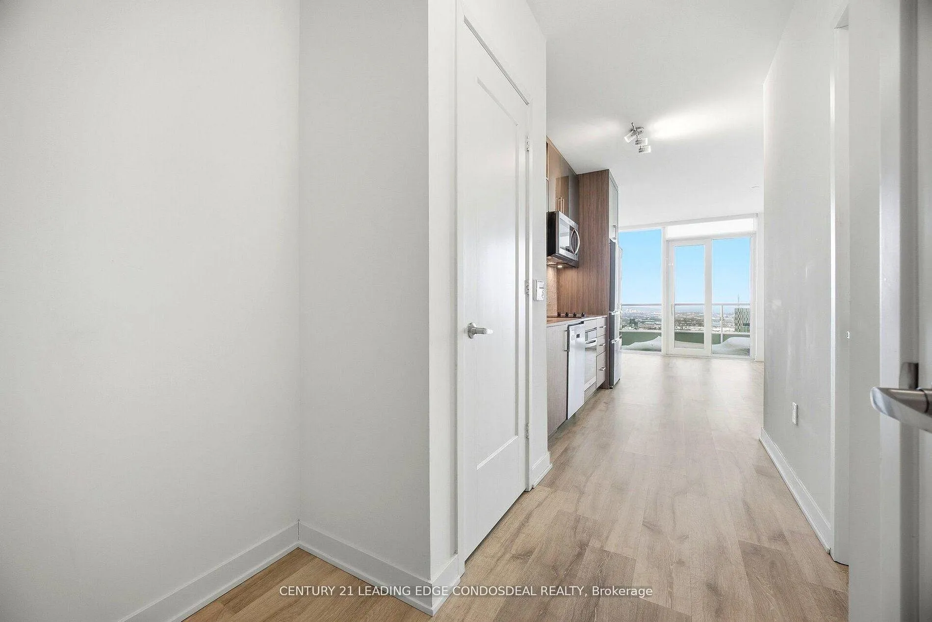 Photo 7 of Unit PH3007, 70 Princess Street, Toronto, Waterfront Communities — HOMEH