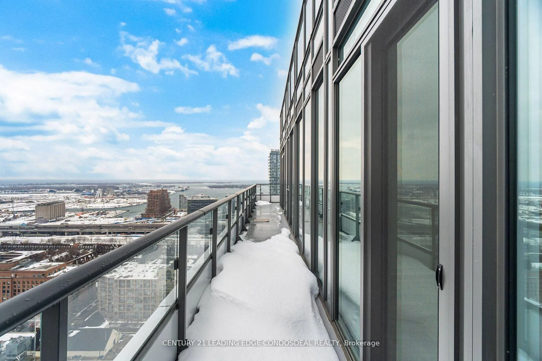 Photo 35 of Unit PH3007, 70 Princess Street, Toronto, Waterfront Communities — HOMEH