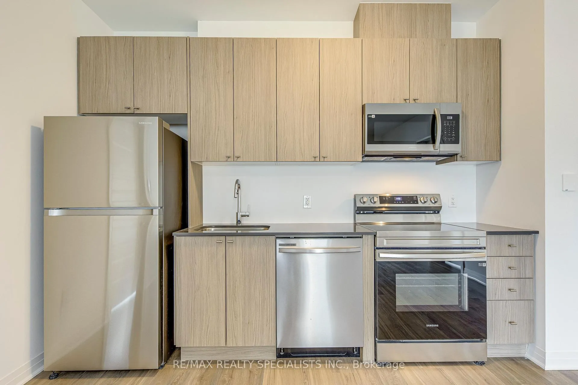 Photo 5 of Unit 120, 480 Gordon Krantz Avenue, Milton, Walker — HOMEH
