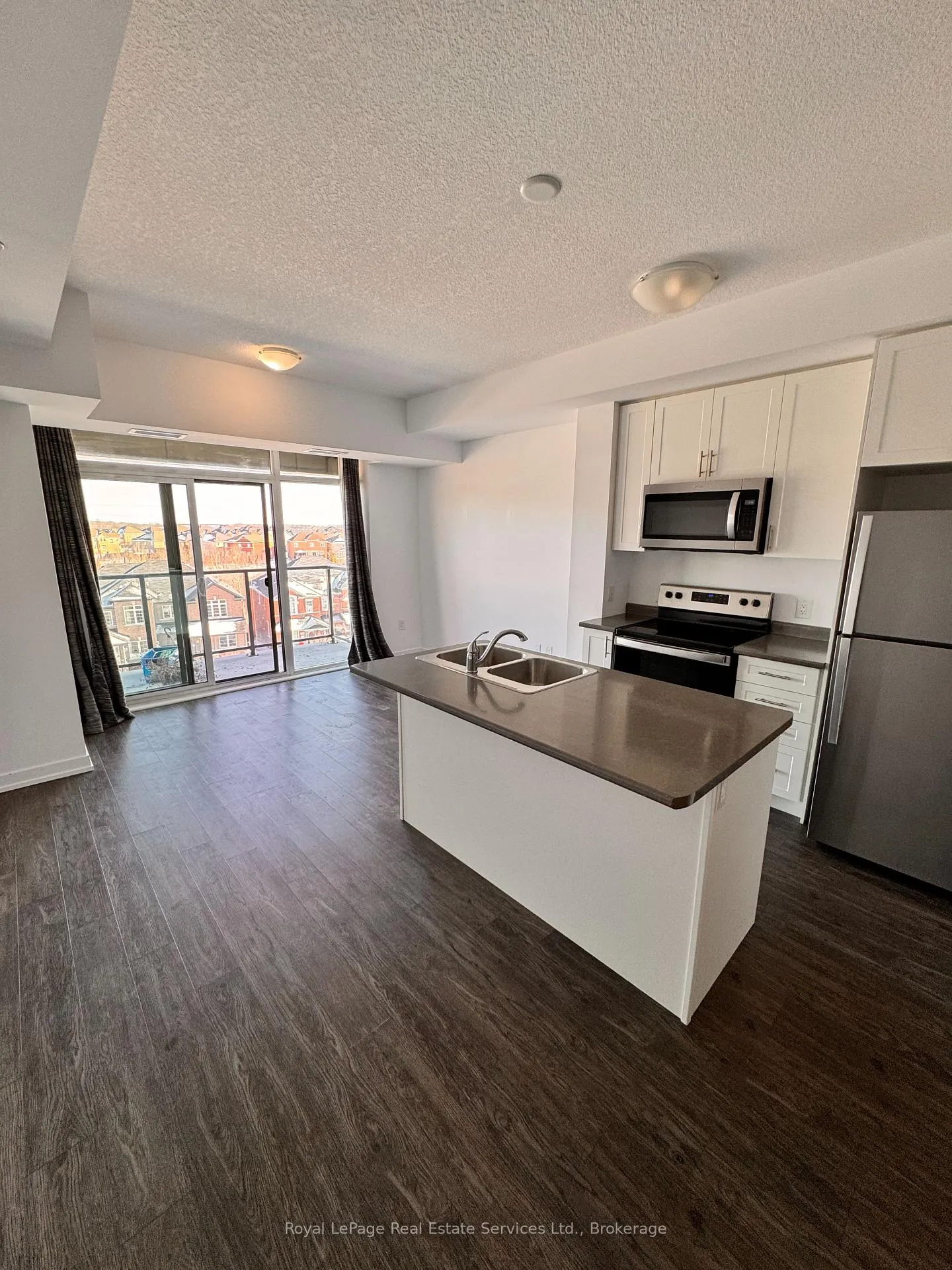 Photo 3 of Unit 429, 450 Dundas Street E, Hamilton, Waterdown — HOMEH