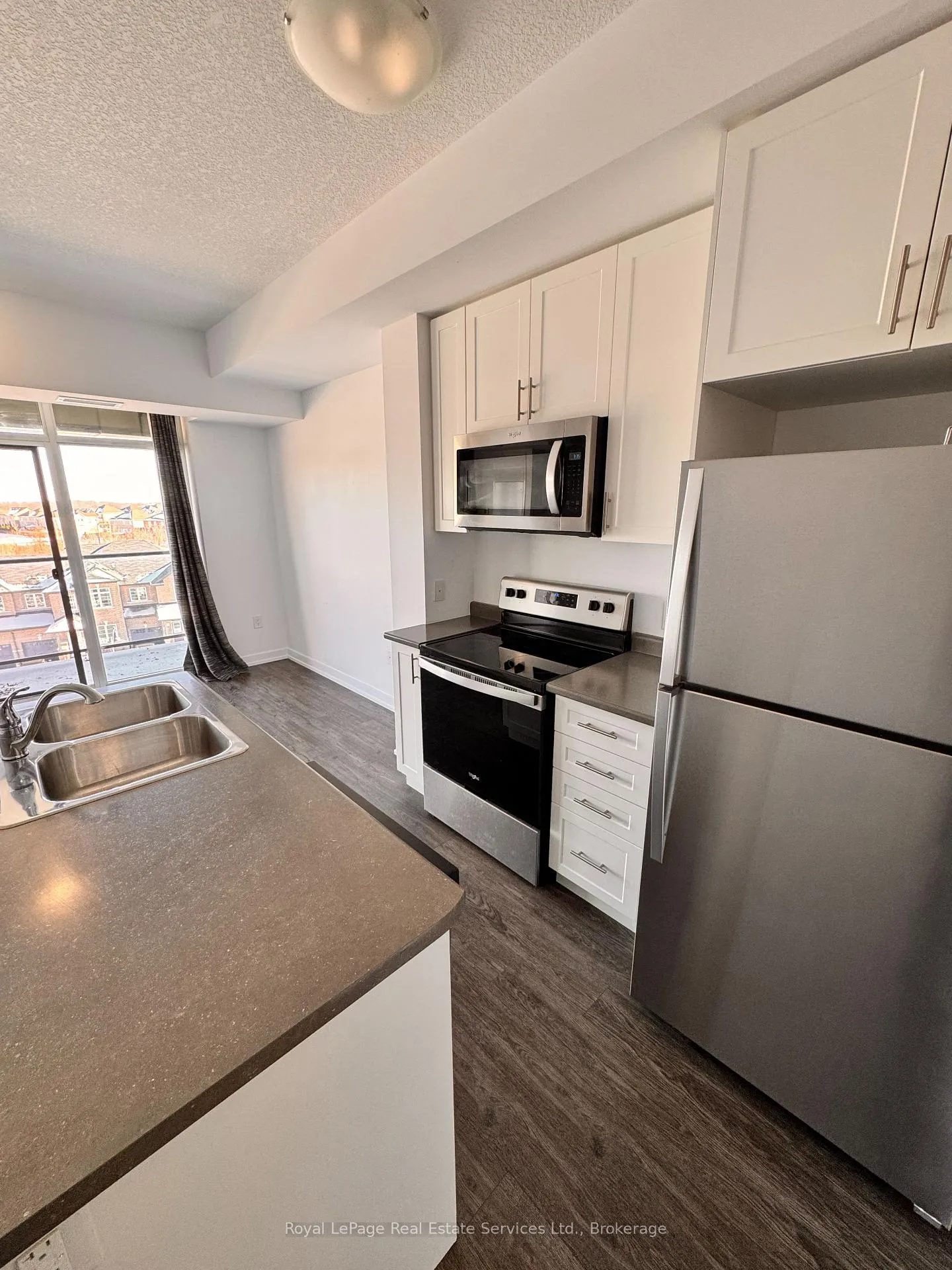 Photo 6 of Unit 429, 450 Dundas Street E, Hamilton, Waterdown — HOMEH