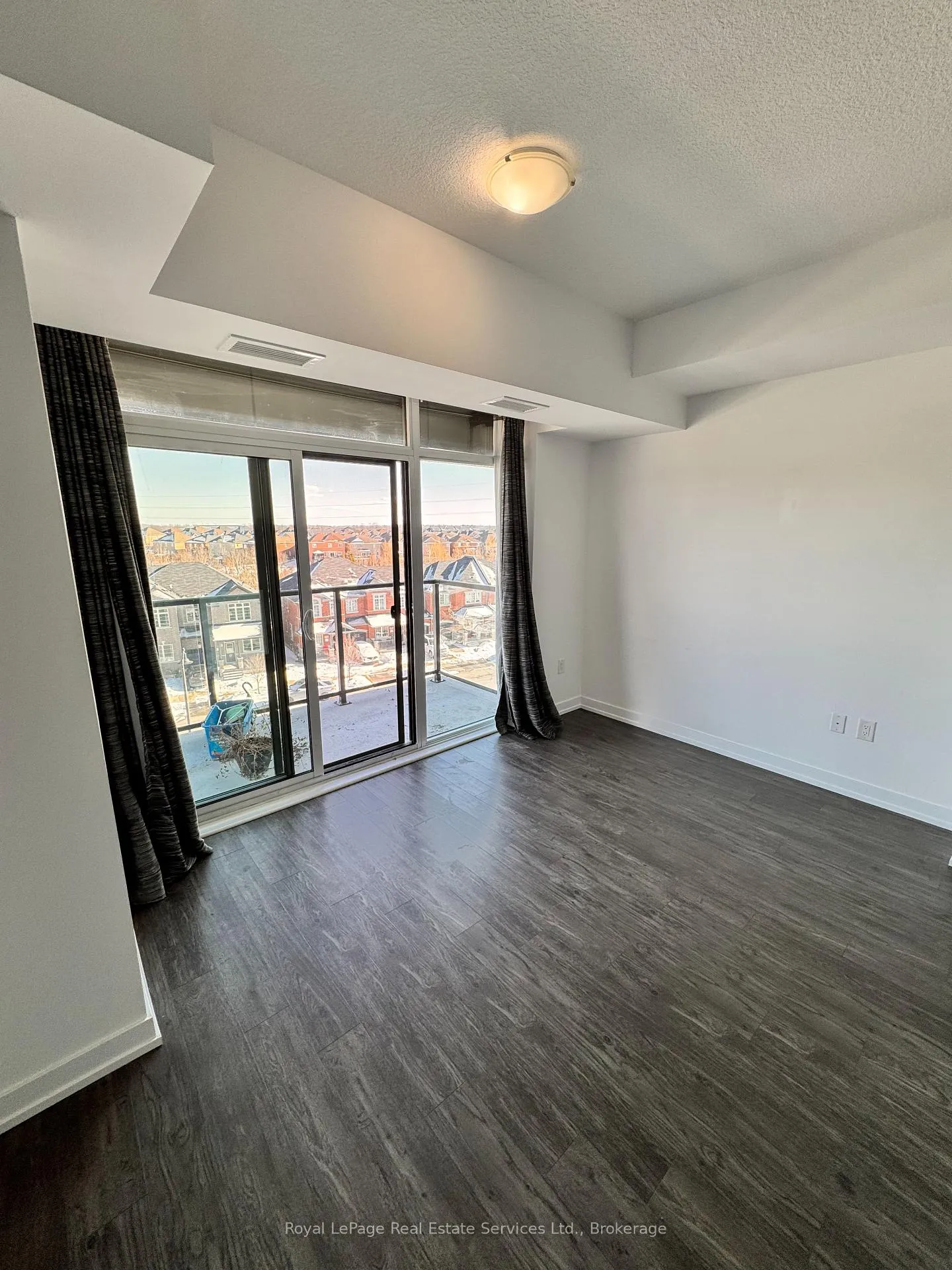 Photo 7 of Unit 429, 450 Dundas Street E, Hamilton, Waterdown — HOMEH