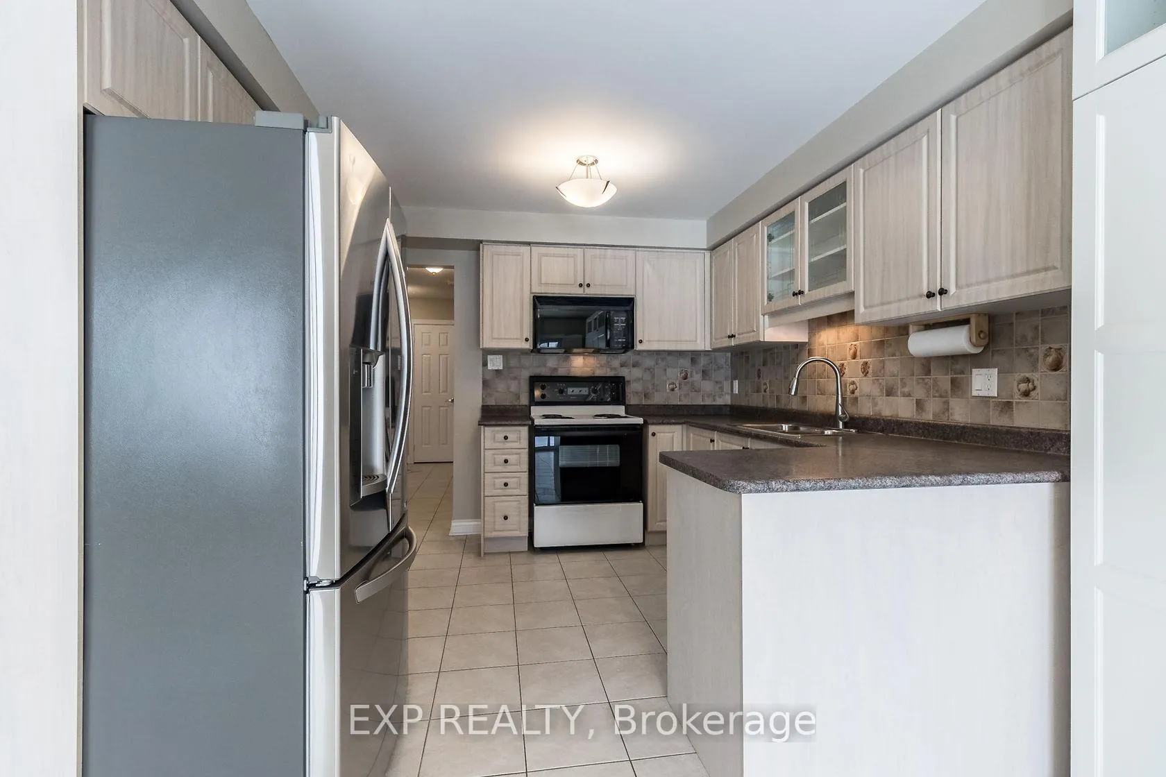 Photo 8 of 32 Pavin Crescent, Caledon, Bolton East — HOMEH