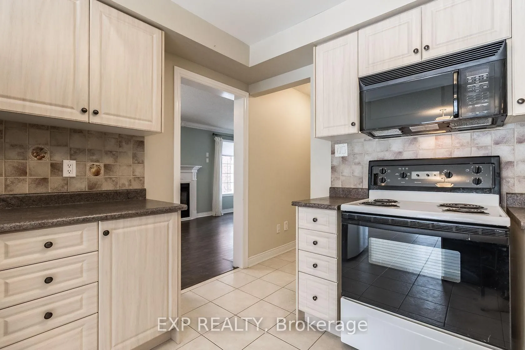 Photo 13 of 32 Pavin Crescent, Caledon, Bolton East — HOMEH