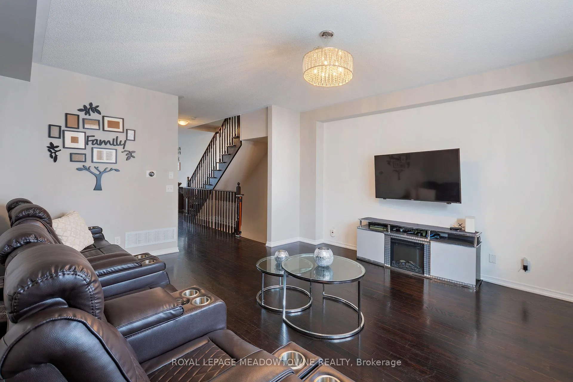 Photo 8 of 113 Cedar Lake Crescent, Brampton, Bram West — HOMEH