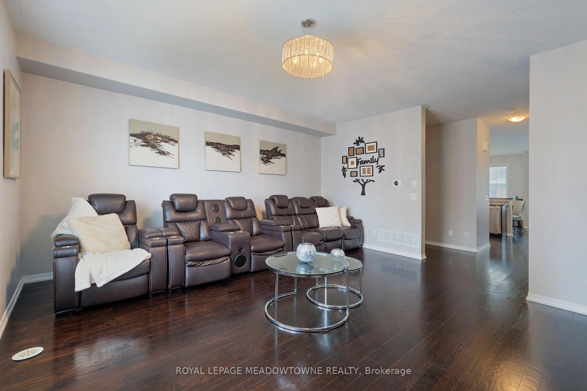 Photo 10 of 113 Cedar Lake Crescent, Brampton, Bram West — HOMEH