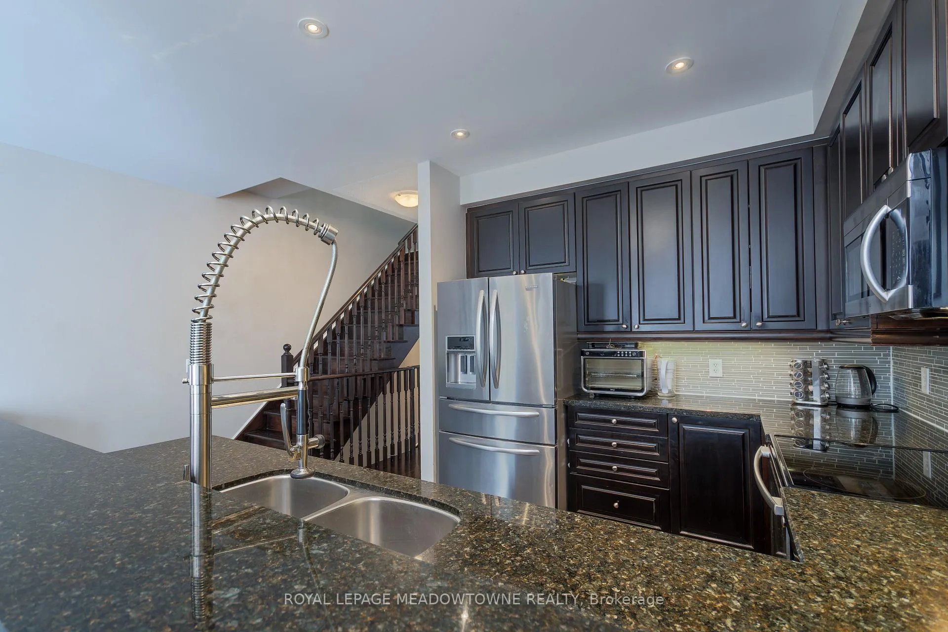 Photo 13 of 113 Cedar Lake Crescent, Brampton, Bram West — HOMEH