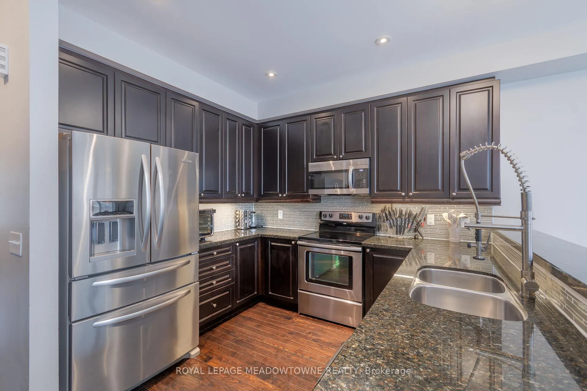Photo 17 of 113 Cedar Lake Crescent, Brampton, Bram West — HOMEH