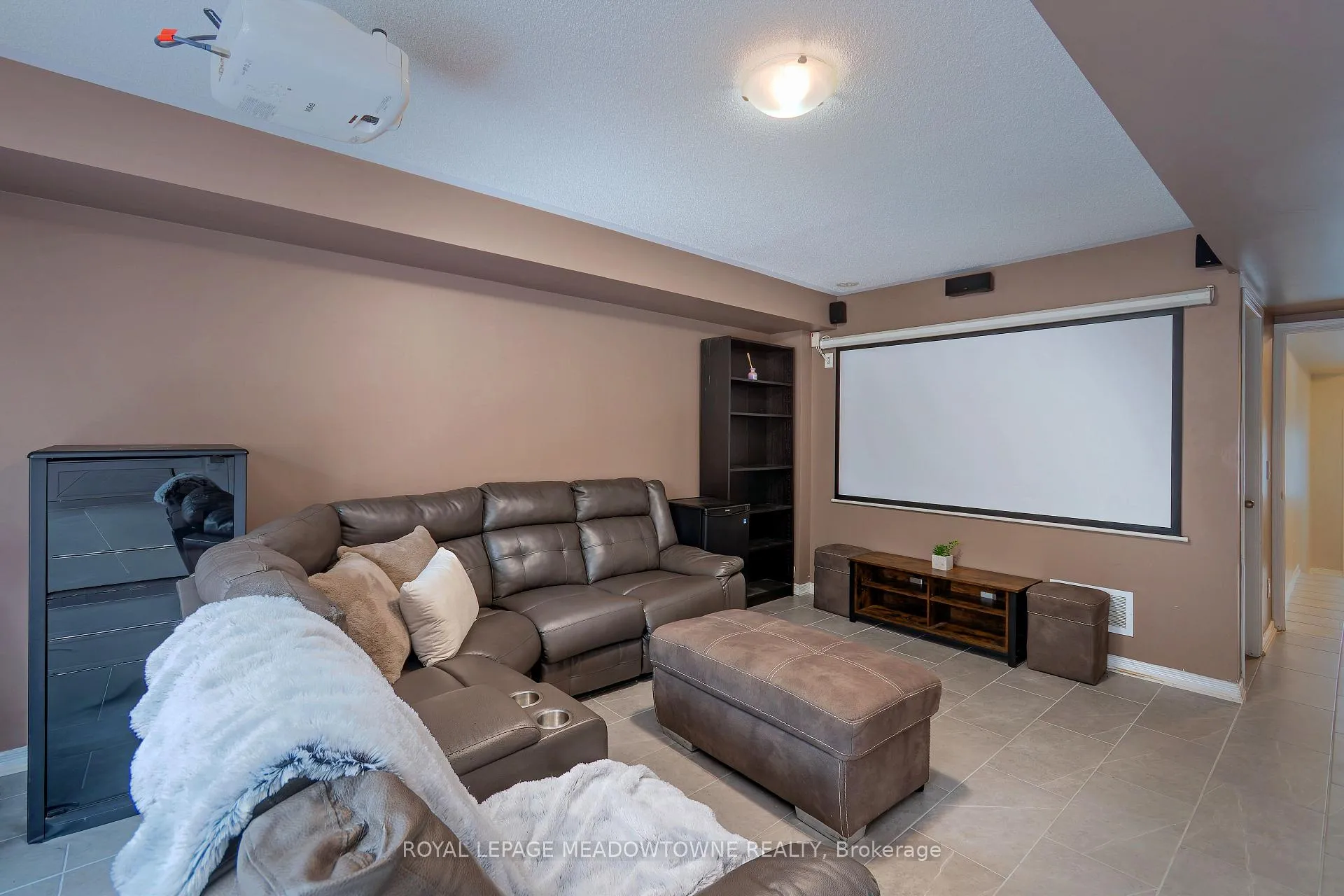 Photo 35 of 113 Cedar Lake Crescent, Brampton, Bram West — HOMEH