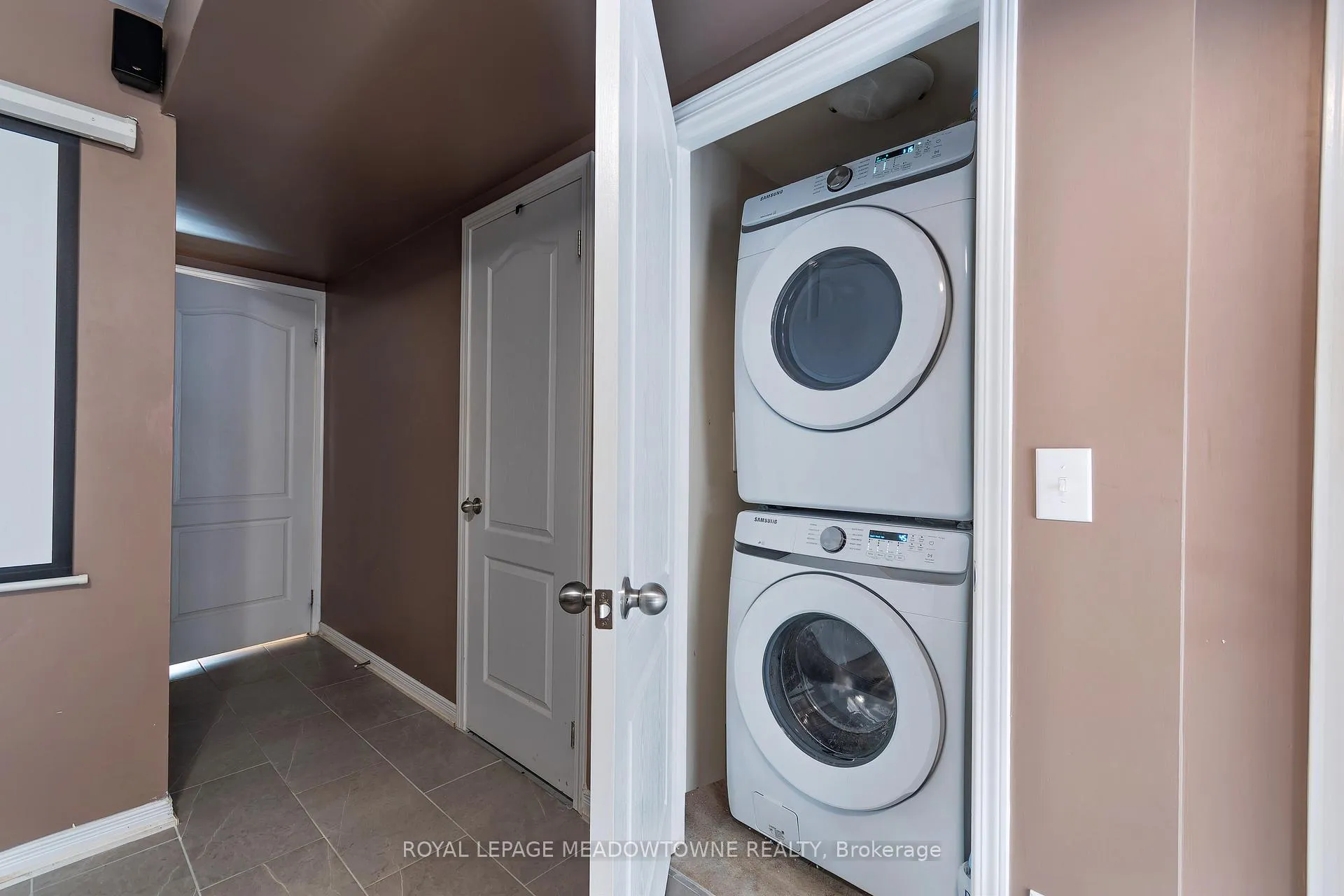 Photo 37 of 113 Cedar Lake Crescent, Brampton, Bram West — HOMEH
