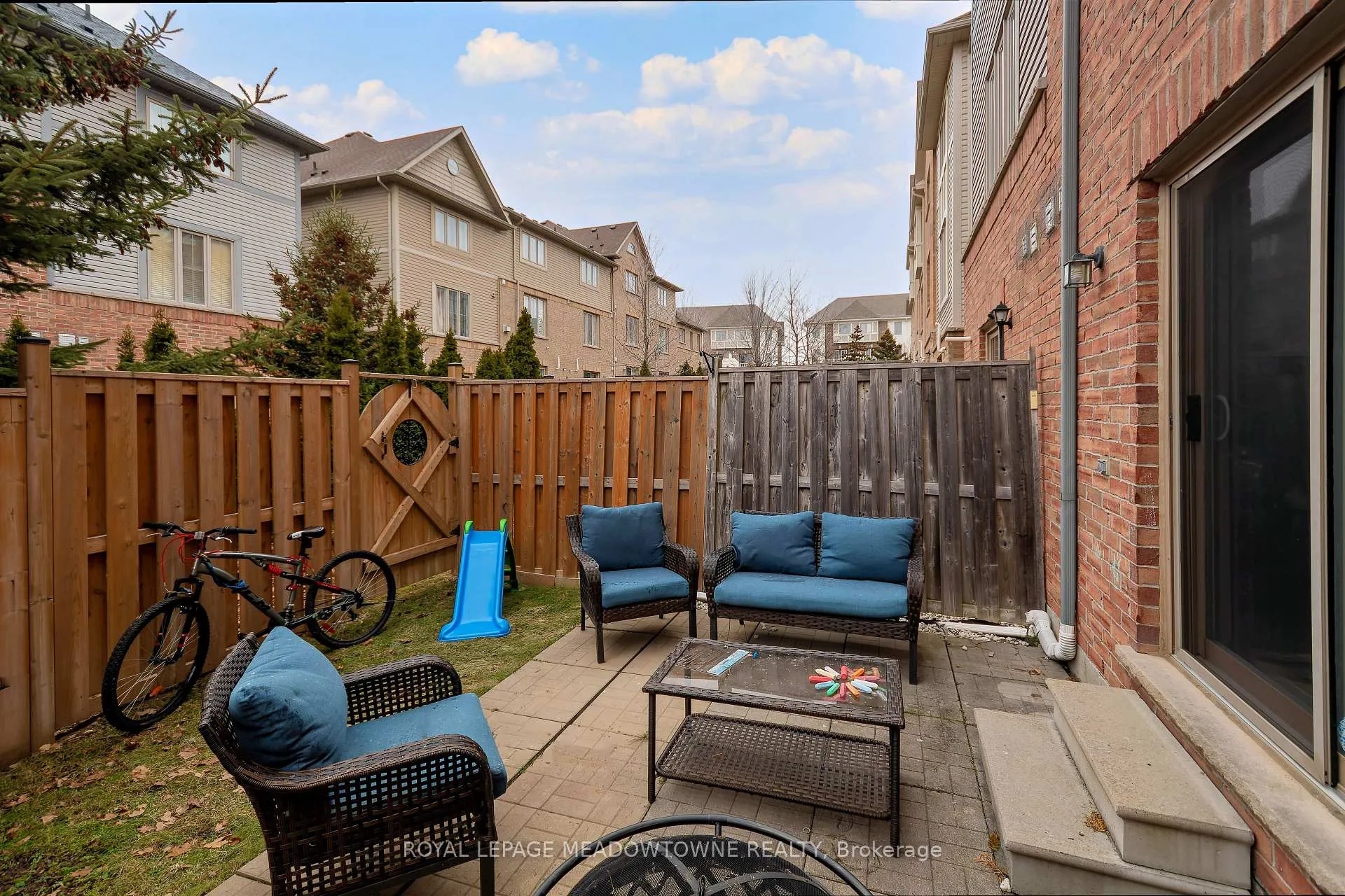 Photo 39 of 113 Cedar Lake Crescent, Brampton, Bram West — HOMEH