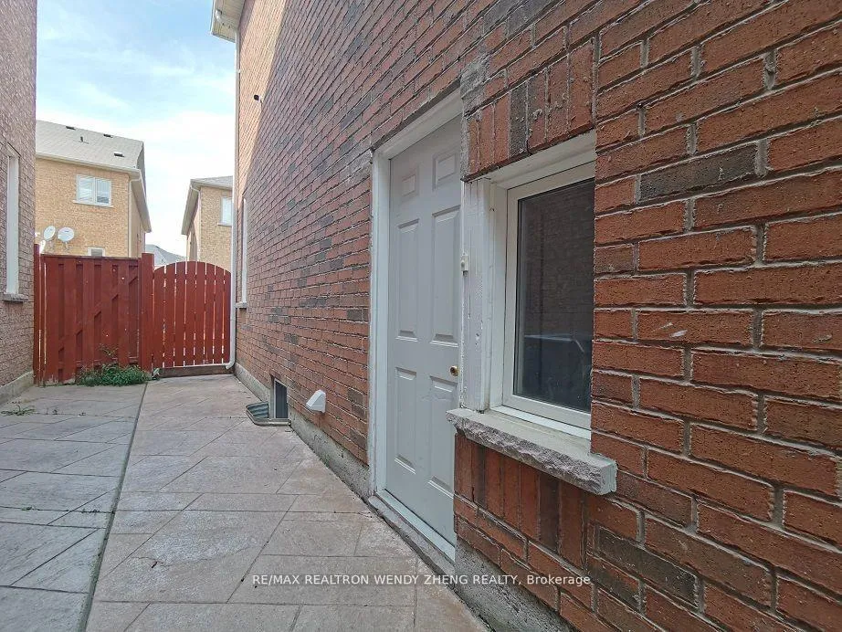 Photo 2 of Unit Bsmt, 6 Mountland Road, Brampton, Bram East — HOMEH
