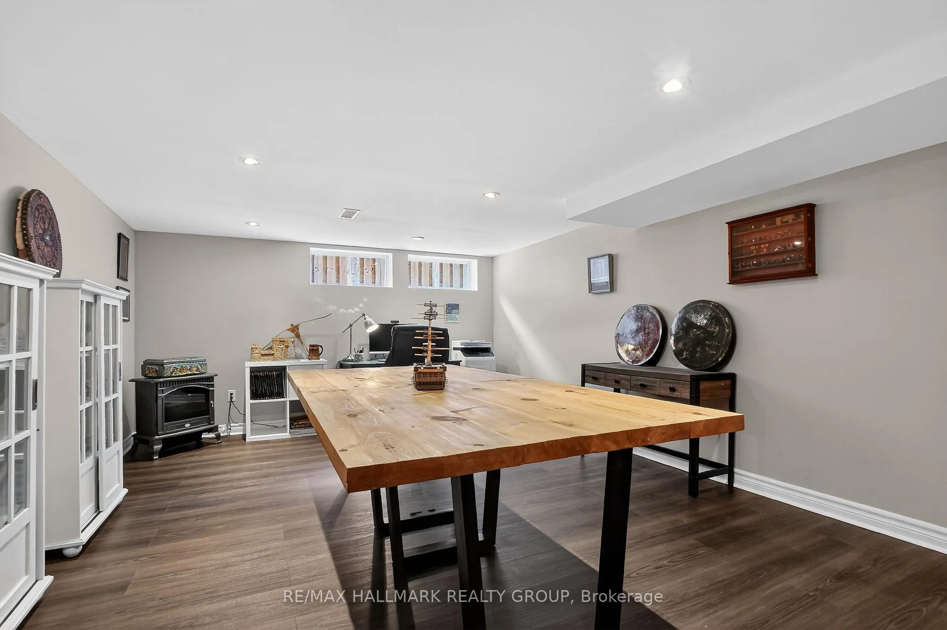 Photo 13 of 2401 Magnus Avenue, Ottawa, Hawthorne Meadows — HOMEH
