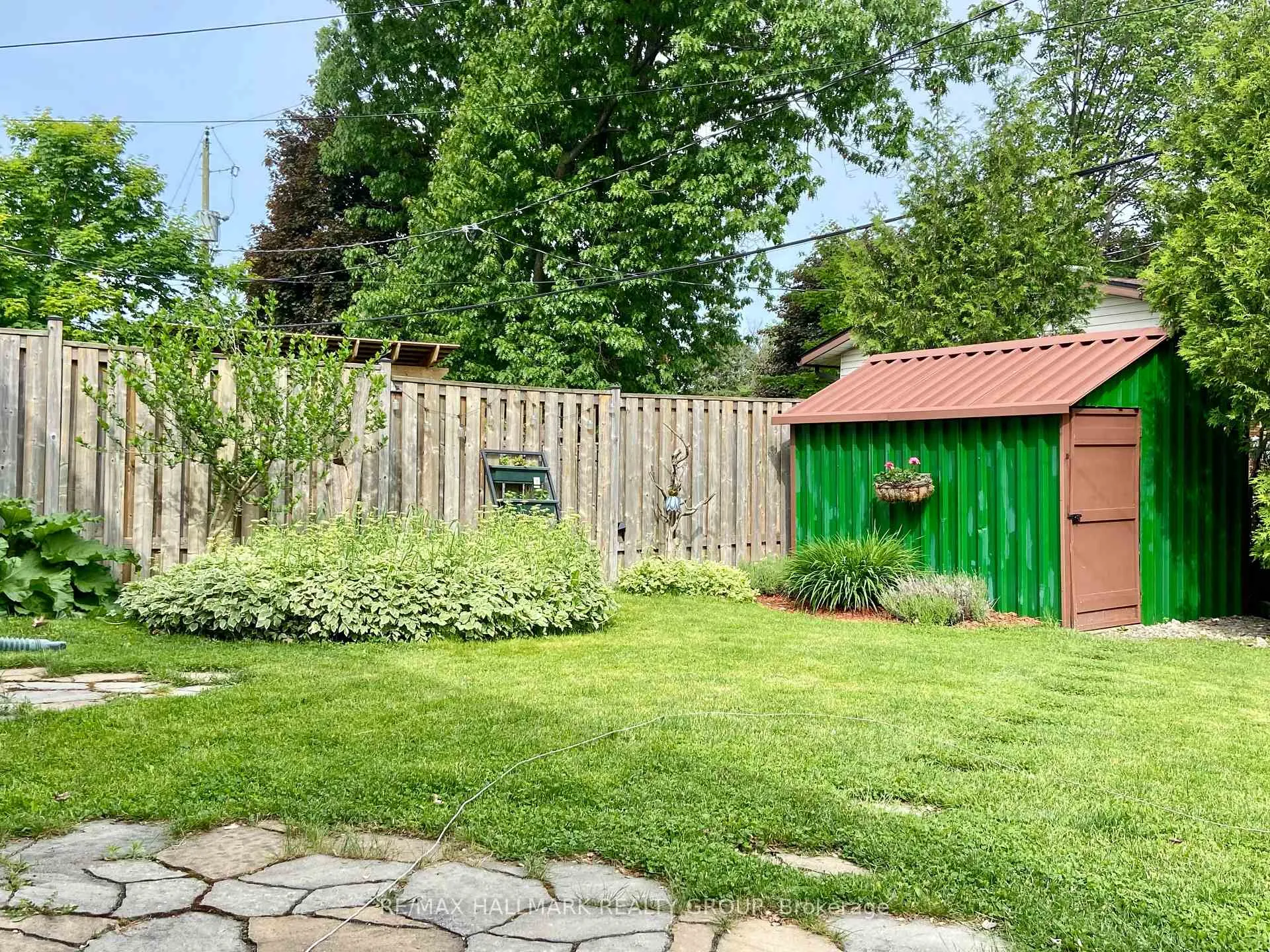 Photo 17 of 2401 Magnus Avenue, Ottawa, Hawthorne Meadows — HOMEH