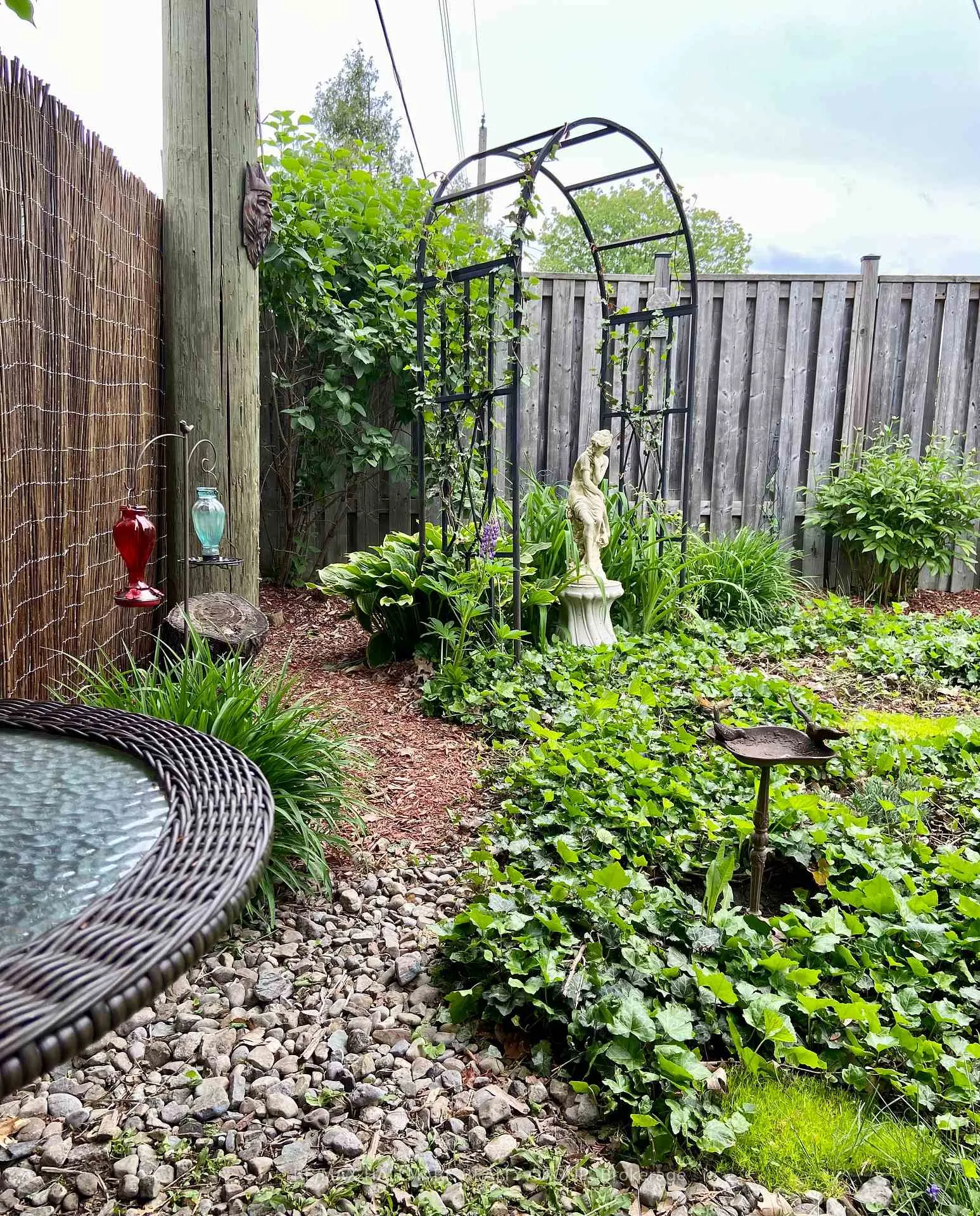 Photo 18 of 2401 Magnus Avenue, Ottawa, Hawthorne Meadows — HOMEH