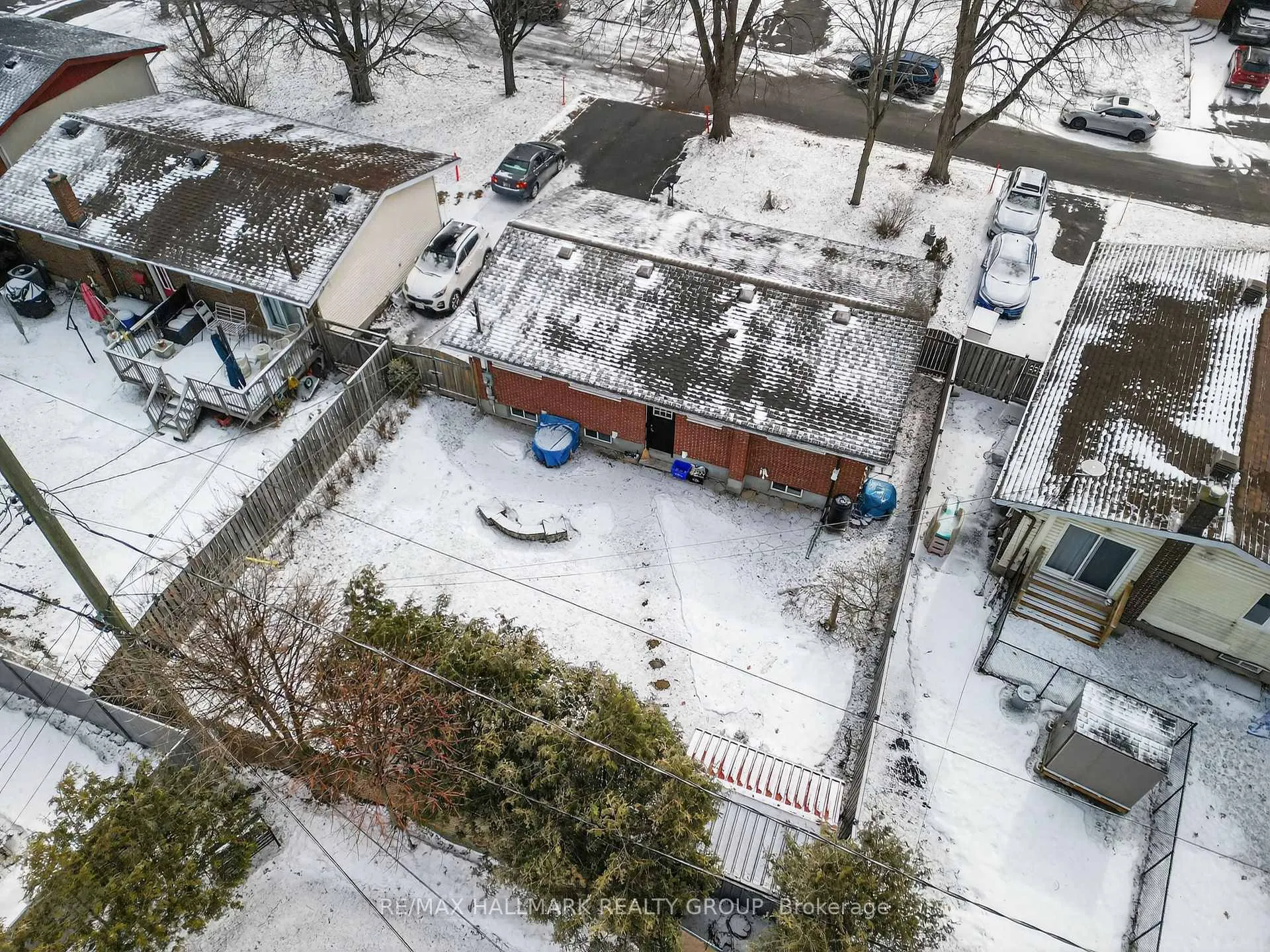 Photo 23 of 2401 Magnus Avenue, Ottawa, Hawthorne Meadows — HOMEH