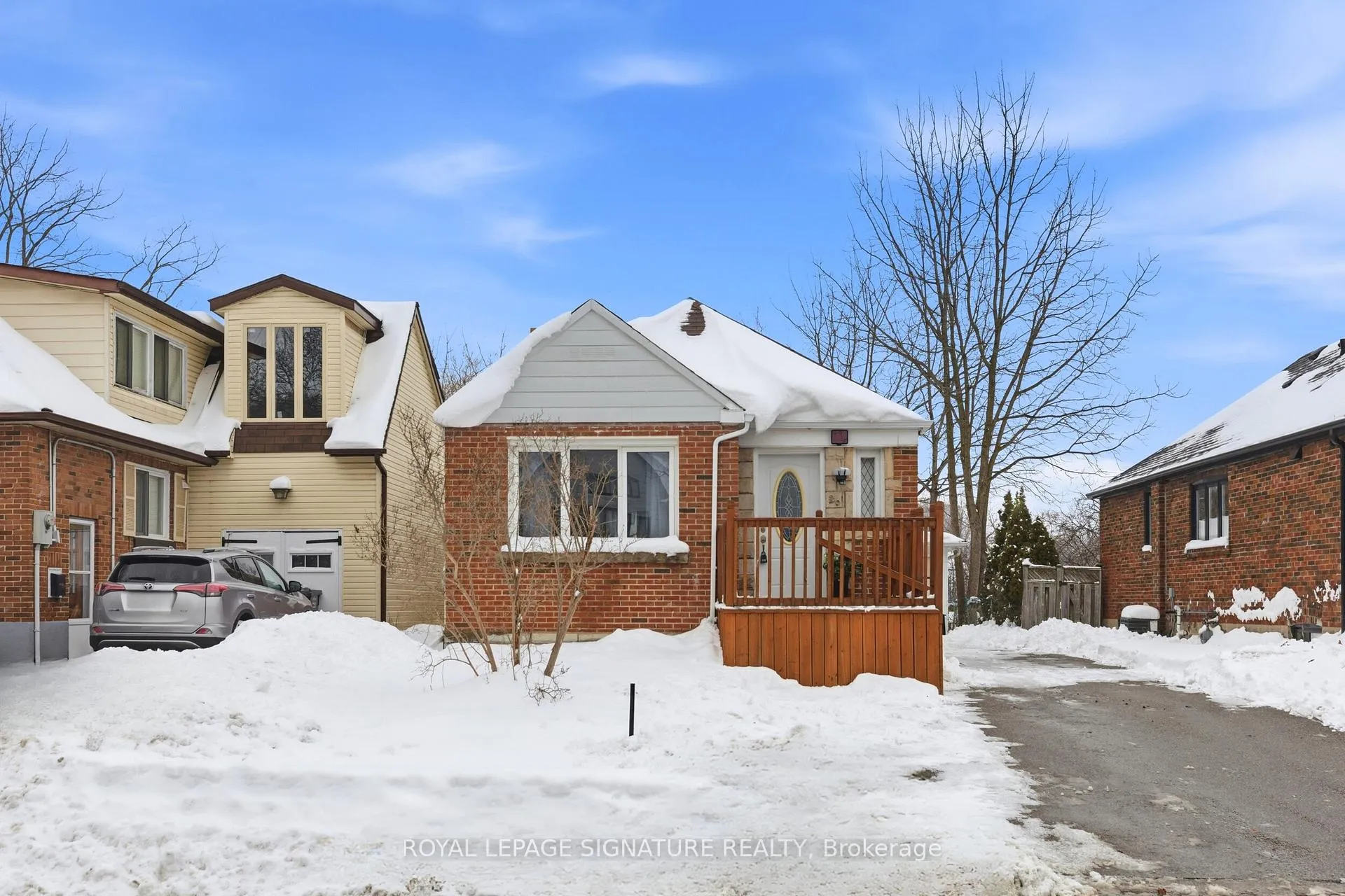 Photo 2 of 26 Guest Street, Brampton, Downtown Brampton — HOMEH
