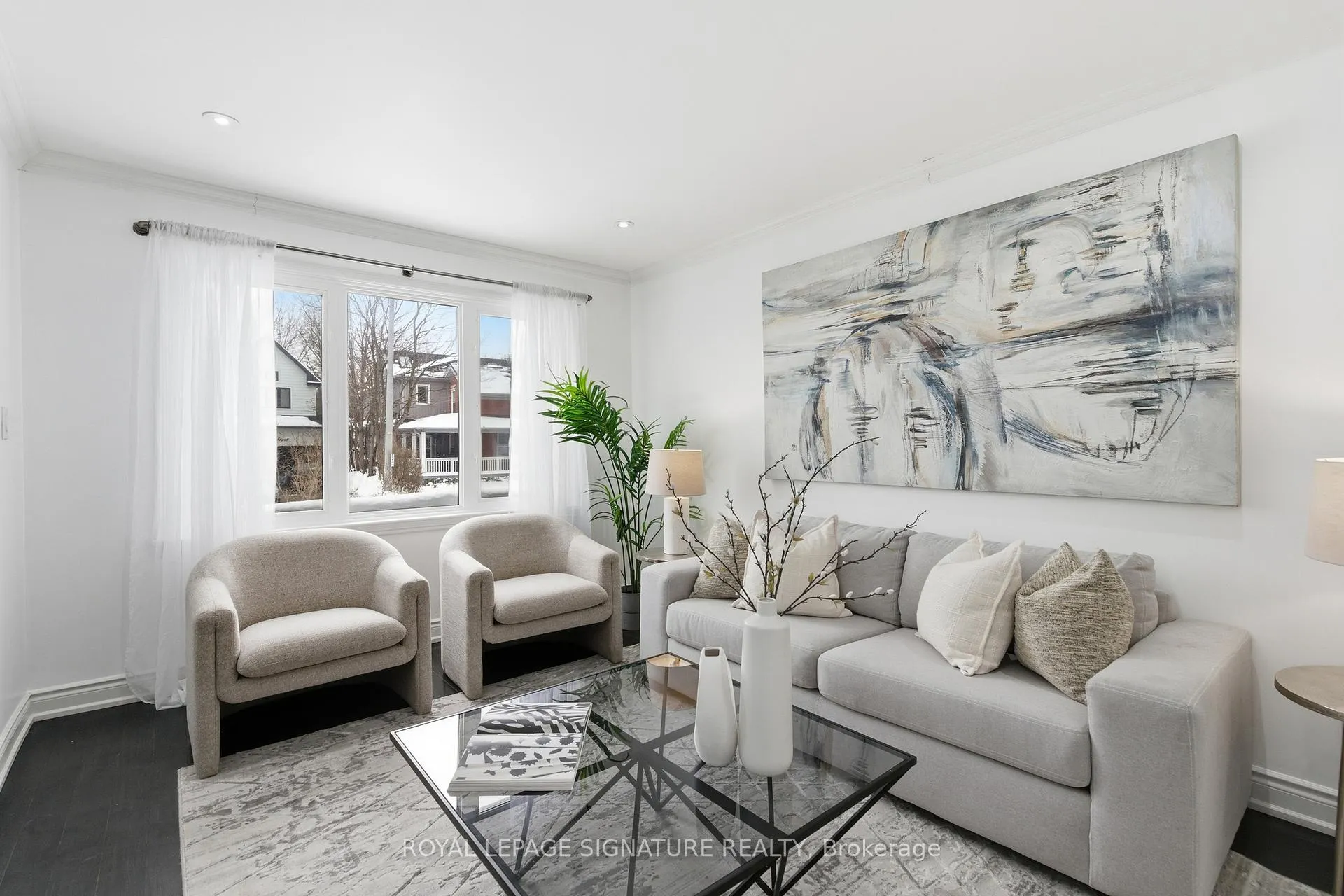 Photo 5 of 26 Guest Street, Brampton, Downtown Brampton — HOMEH
