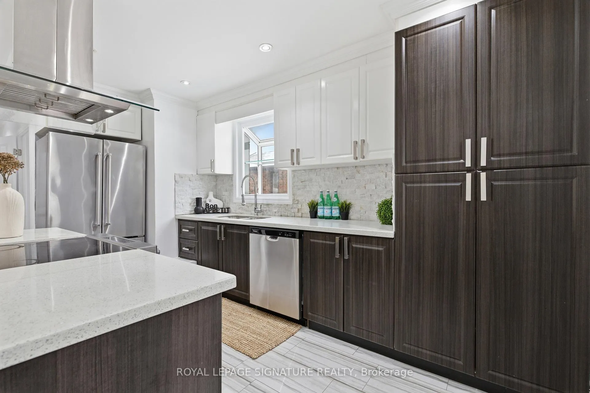 Photo 10 of 26 Guest Street, Brampton, Downtown Brampton — HOMEH