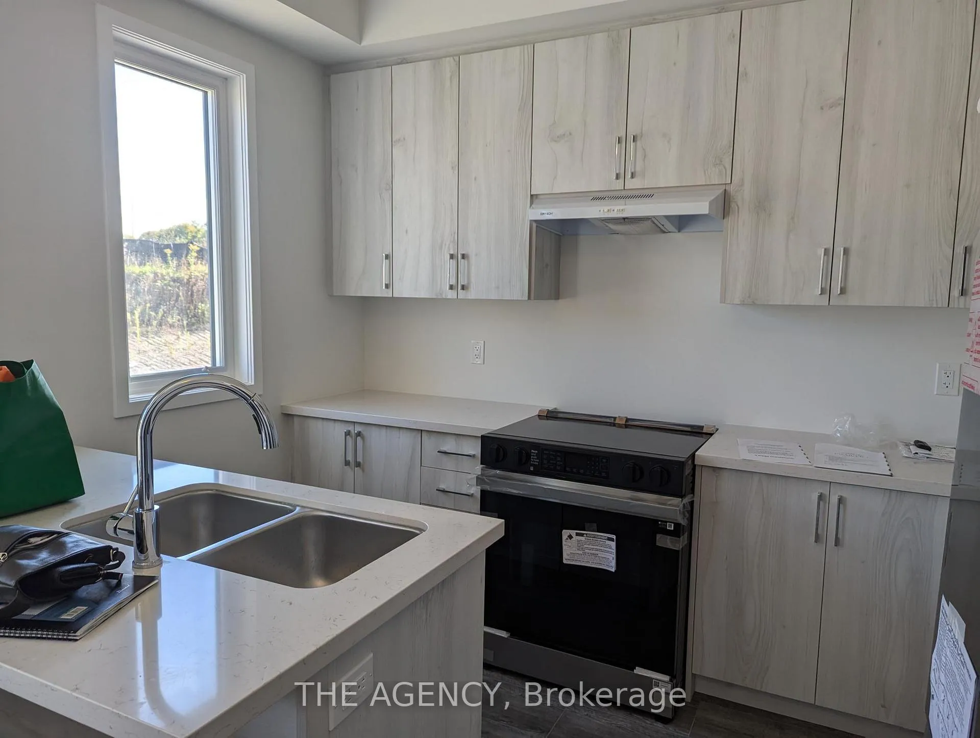 Photo 12 of 2036 Horace Duncan Crescent, Oshawa, Taunton — HOMEH