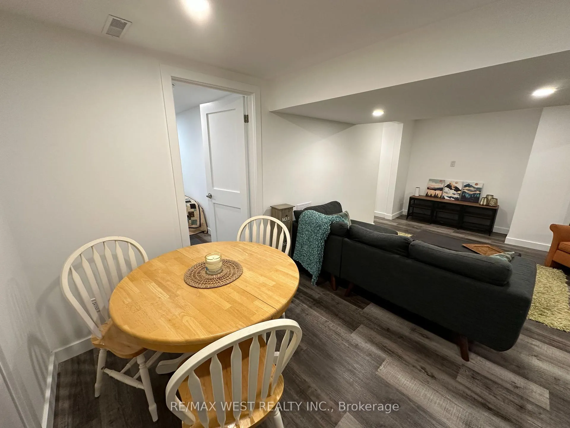 Photo 3 of Unit Basement, 237 Mullen Drive, Vaughan, Brownridge — HOMEH