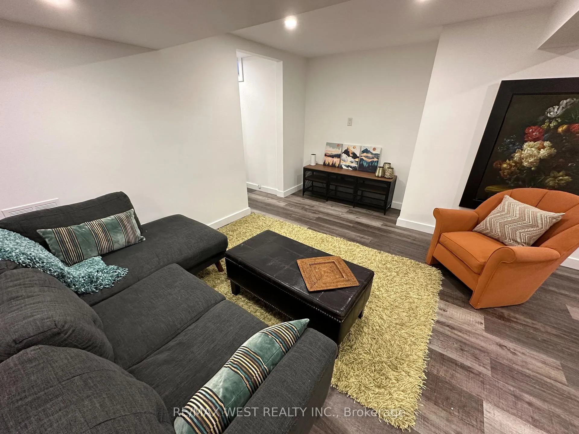 Photo 5 of Unit Basement, 237 Mullen Drive, Vaughan, Brownridge — HOMEH