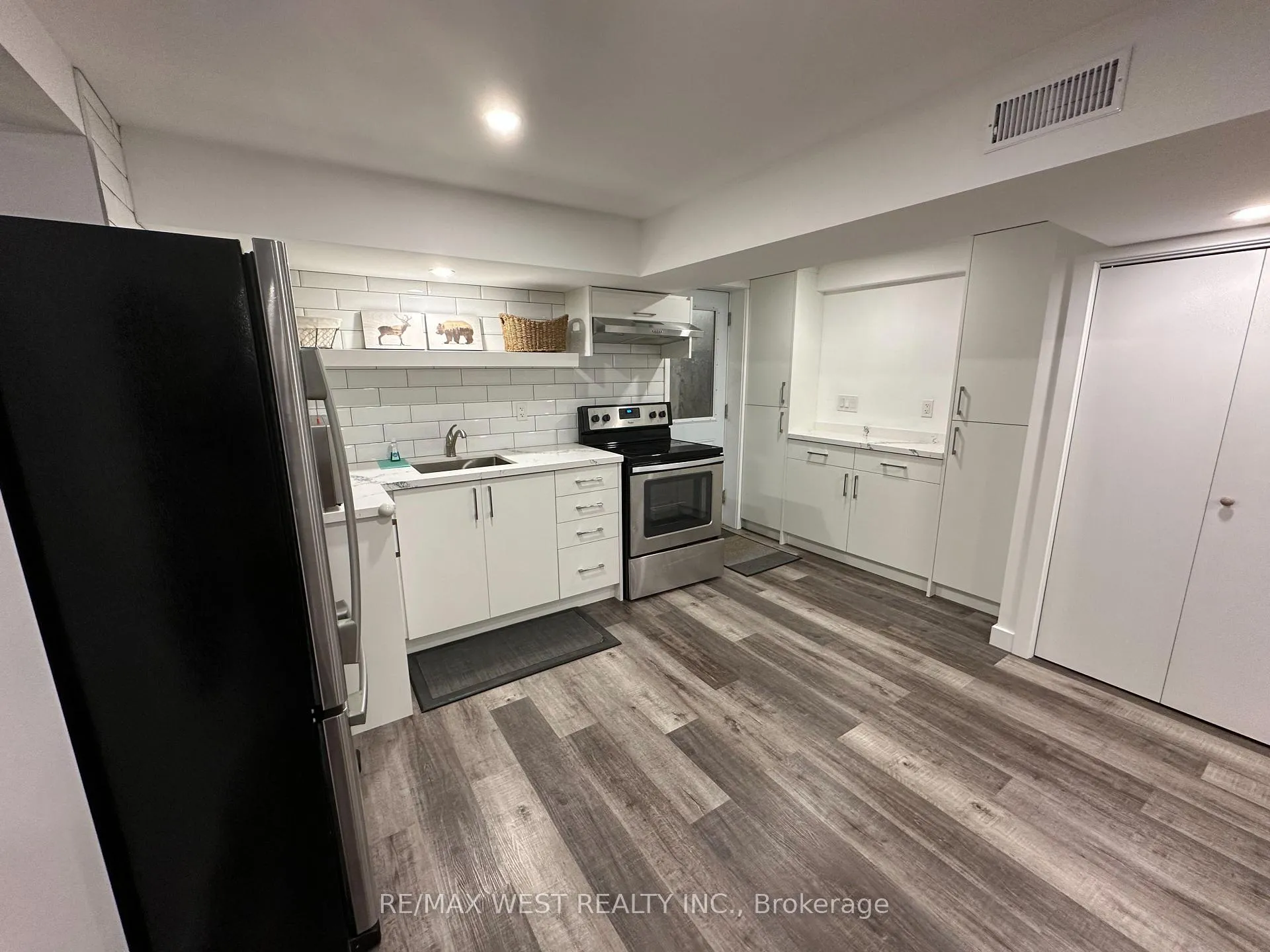 Photo 10 of Unit Basement, 237 Mullen Drive, Vaughan, Brownridge — HOMEH